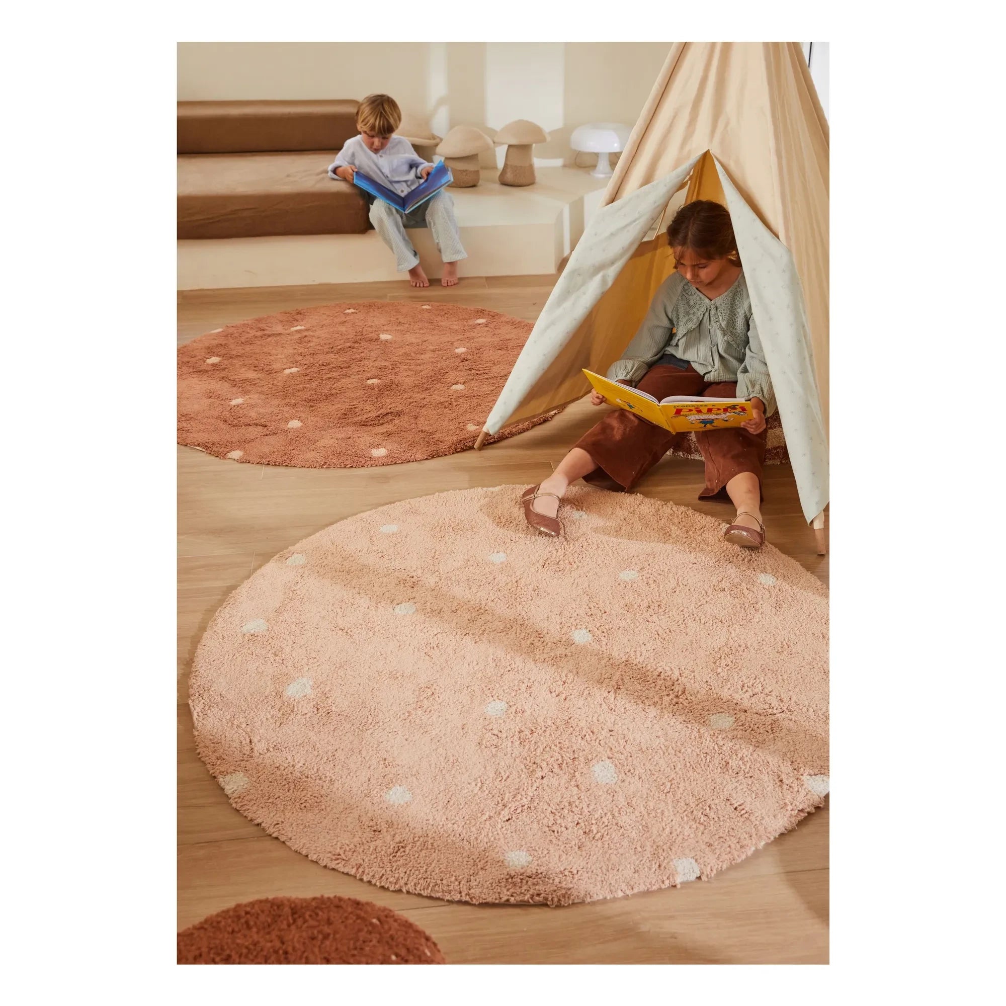 Lorena Canals - Dotted Round Rug | Terracotta