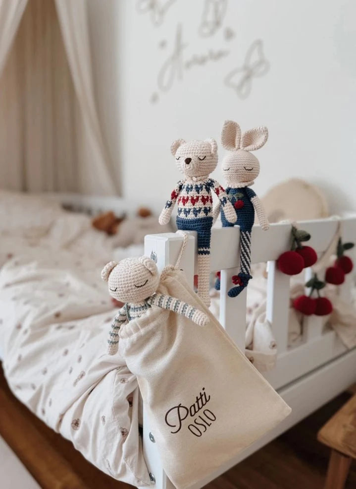 Patti Oslo - Kalp Detaylı Kutup Ayısı Peluş Oyuncak | Beyaz