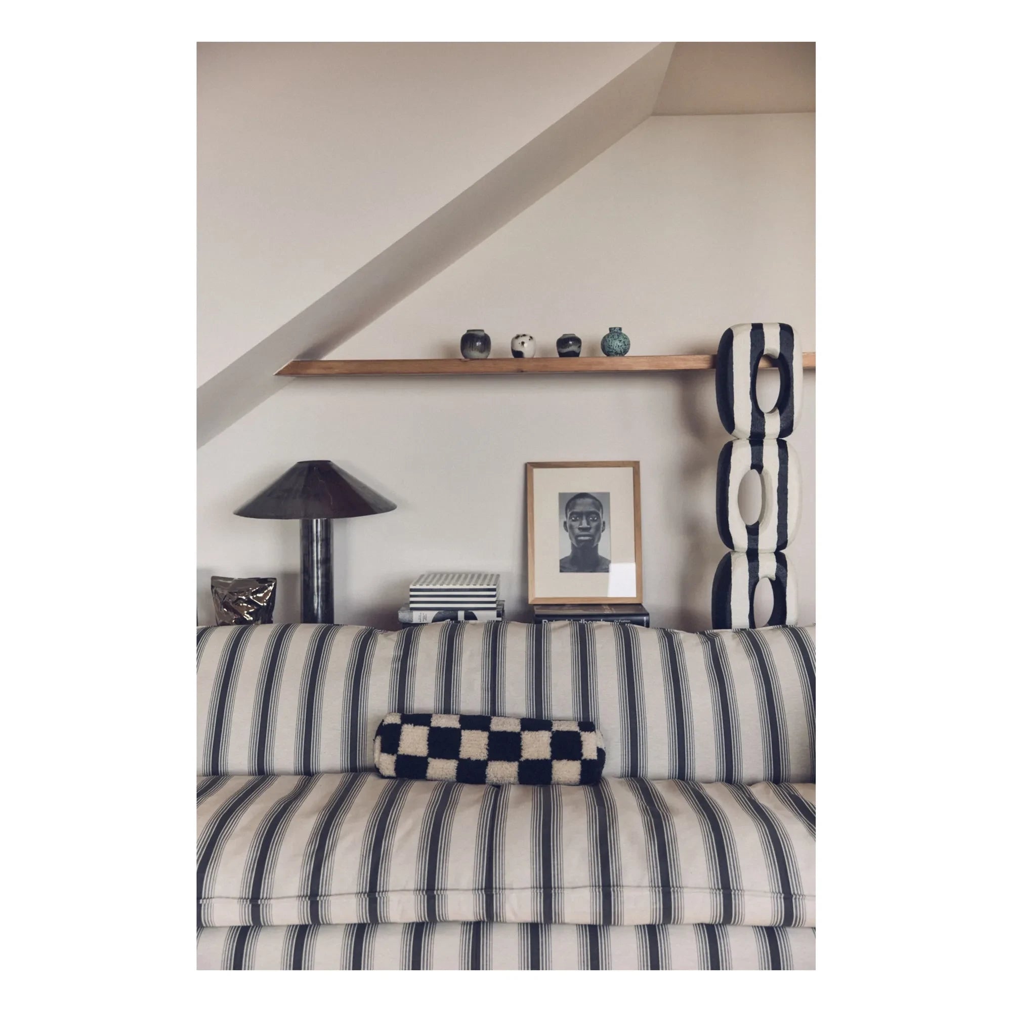HKliving - Nomad 3-seater striped sofa | Chalk