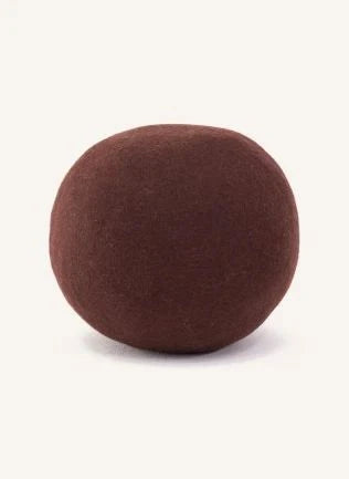 Muskhane - Felt pouf | Mahogany