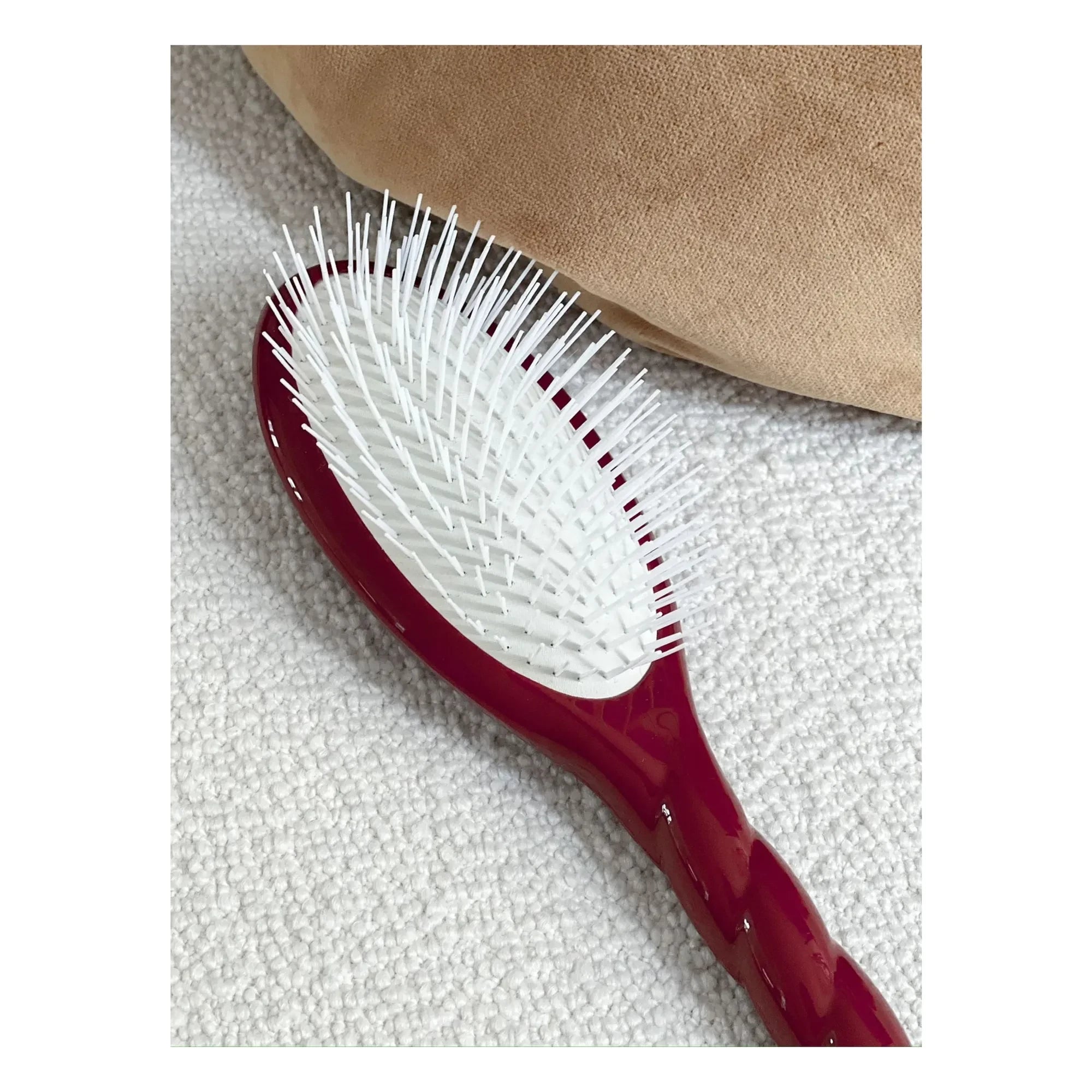 La Bonne Brosse - L'intense Hair Brush No.07 - Circulation Stimulating and Energizing | Cherry Red