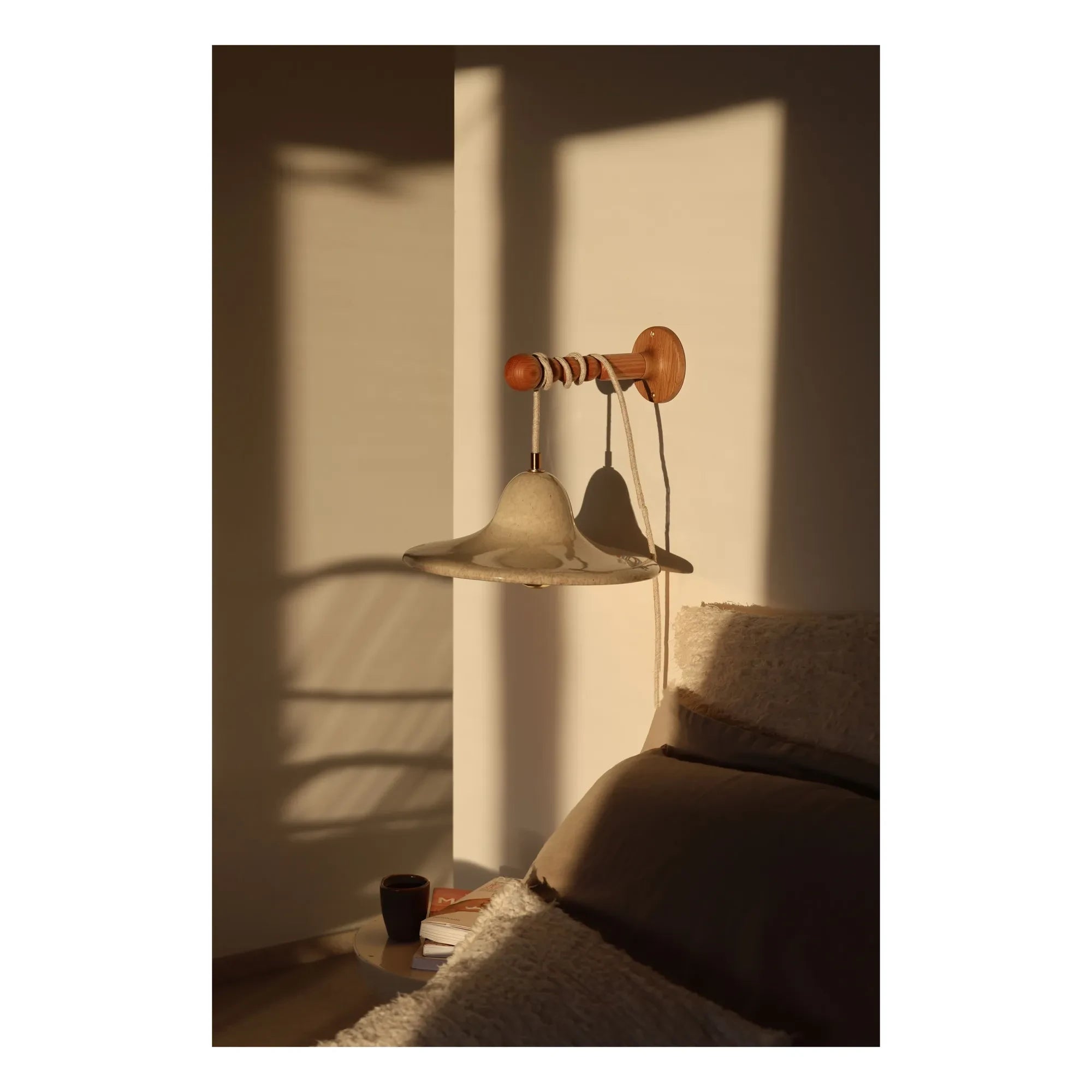 Masamé - Gigaro hand lamp | Sand