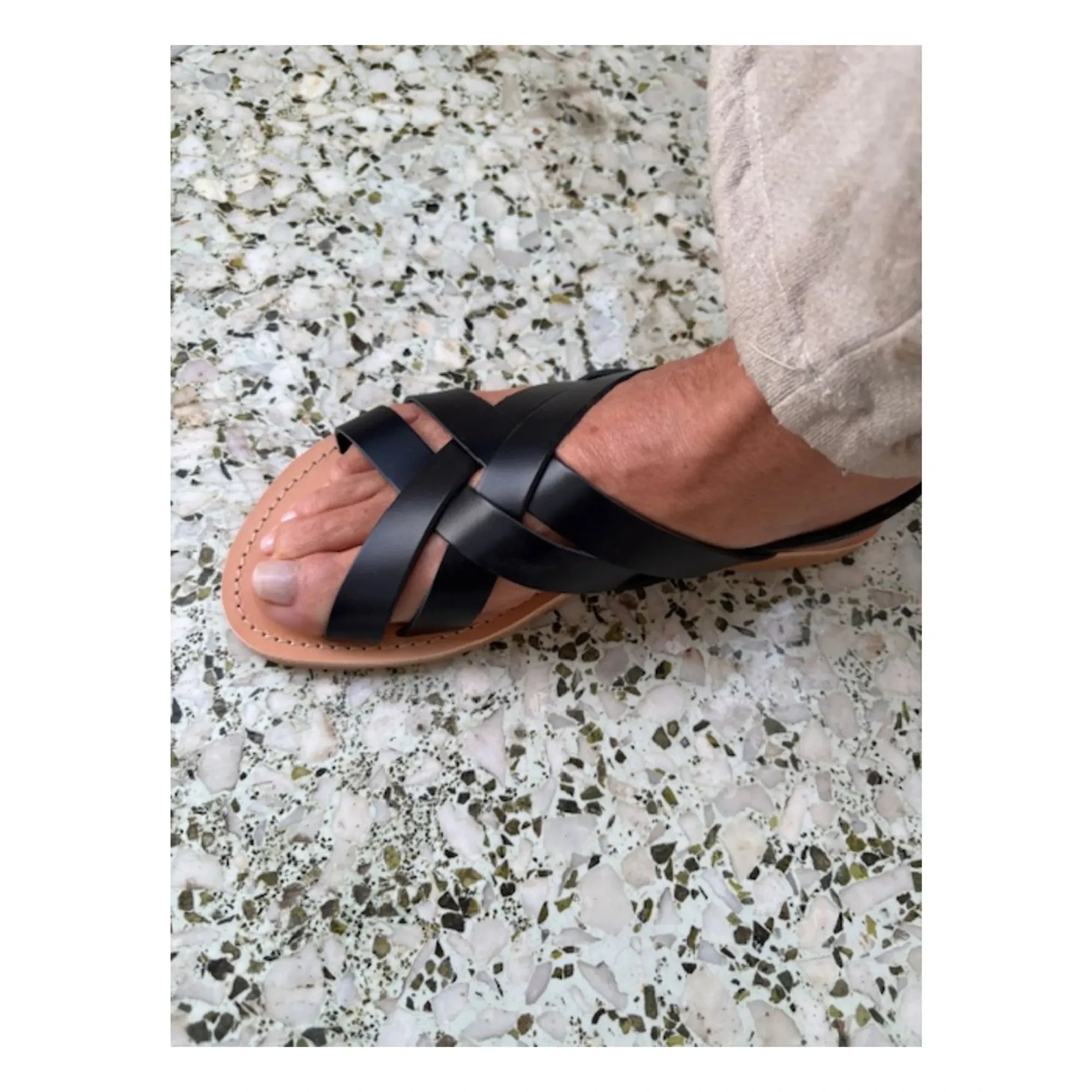 Théluto - Rome Sandal | Black