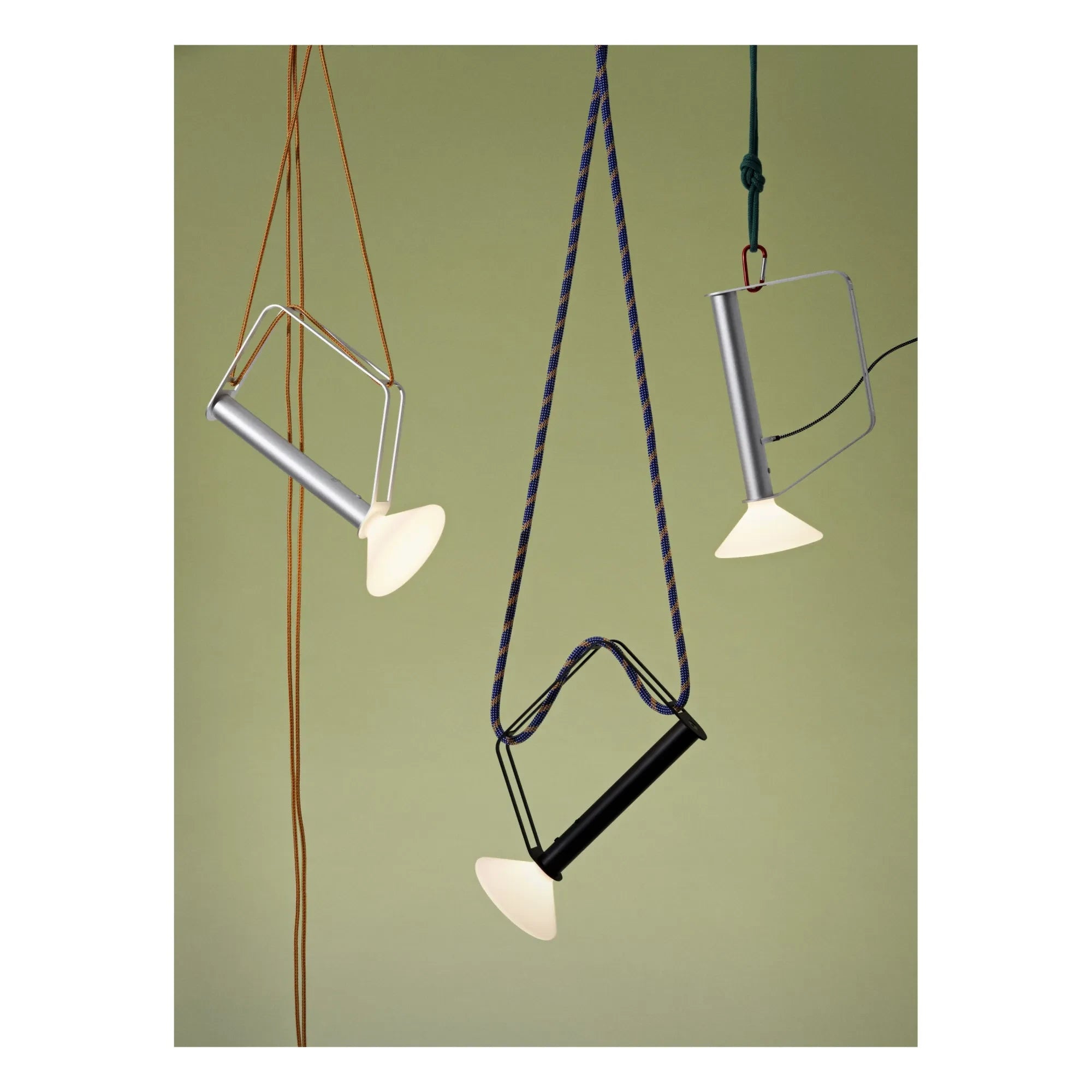 Muuto - Piton Portable Lamp | Black