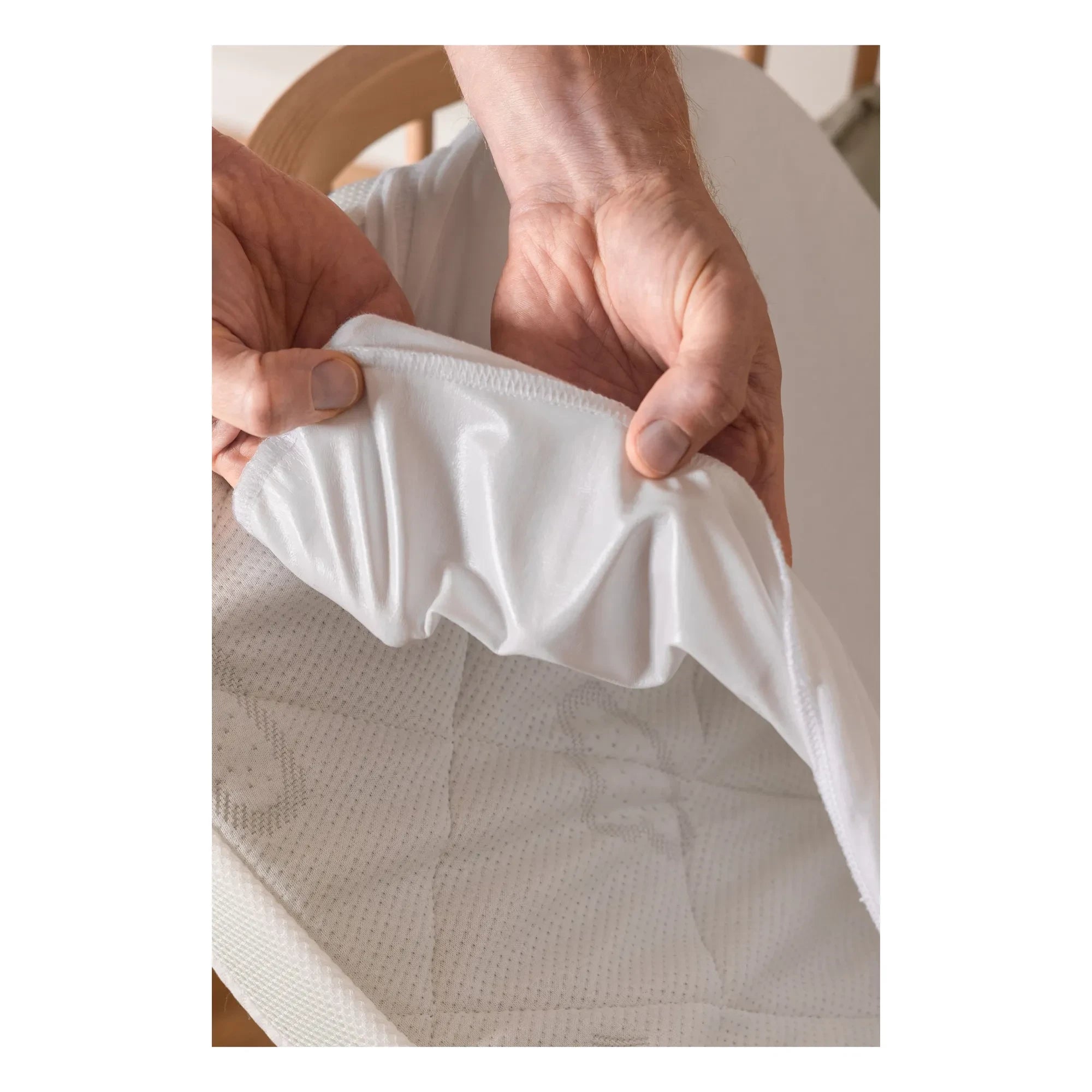 Sebra - Mattress Protector for Crib | White