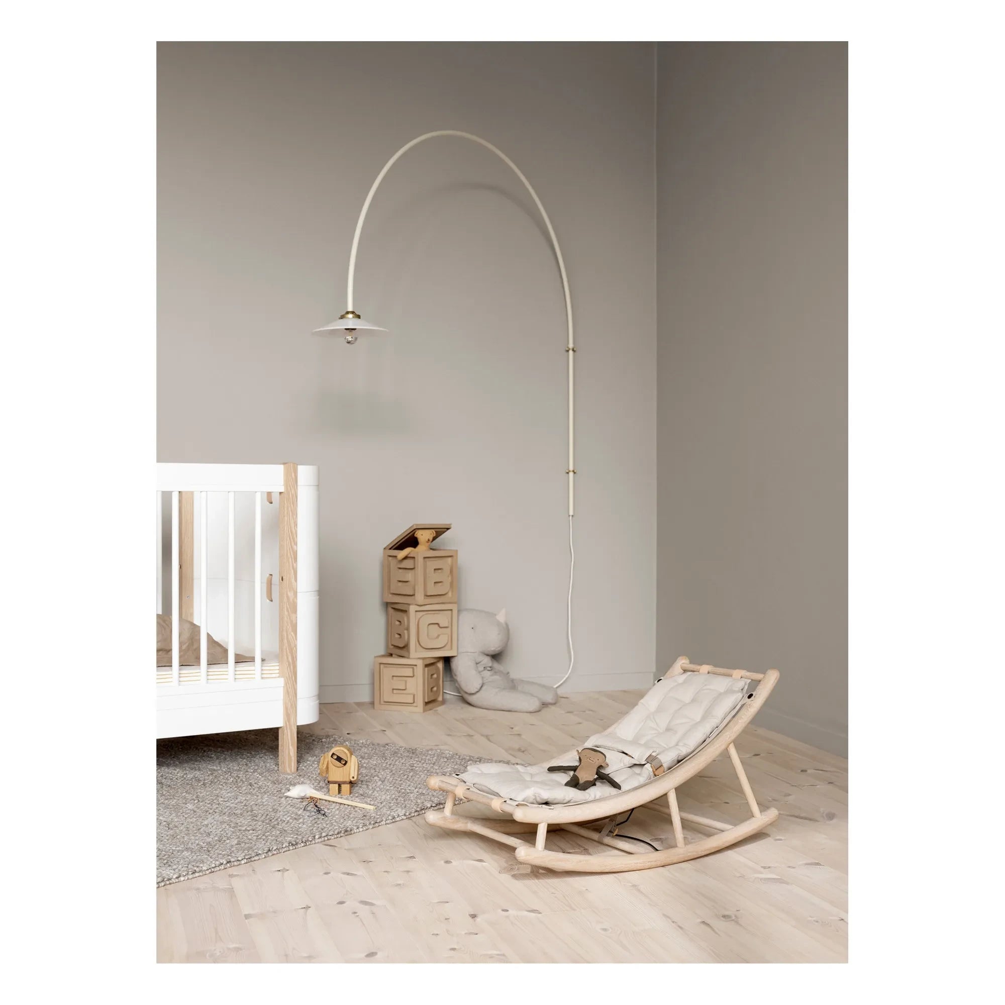 Oliver Furniture - Meşe Bebek ve Yürümeye Başlayan Çocuk Sallanan Koltuğu
