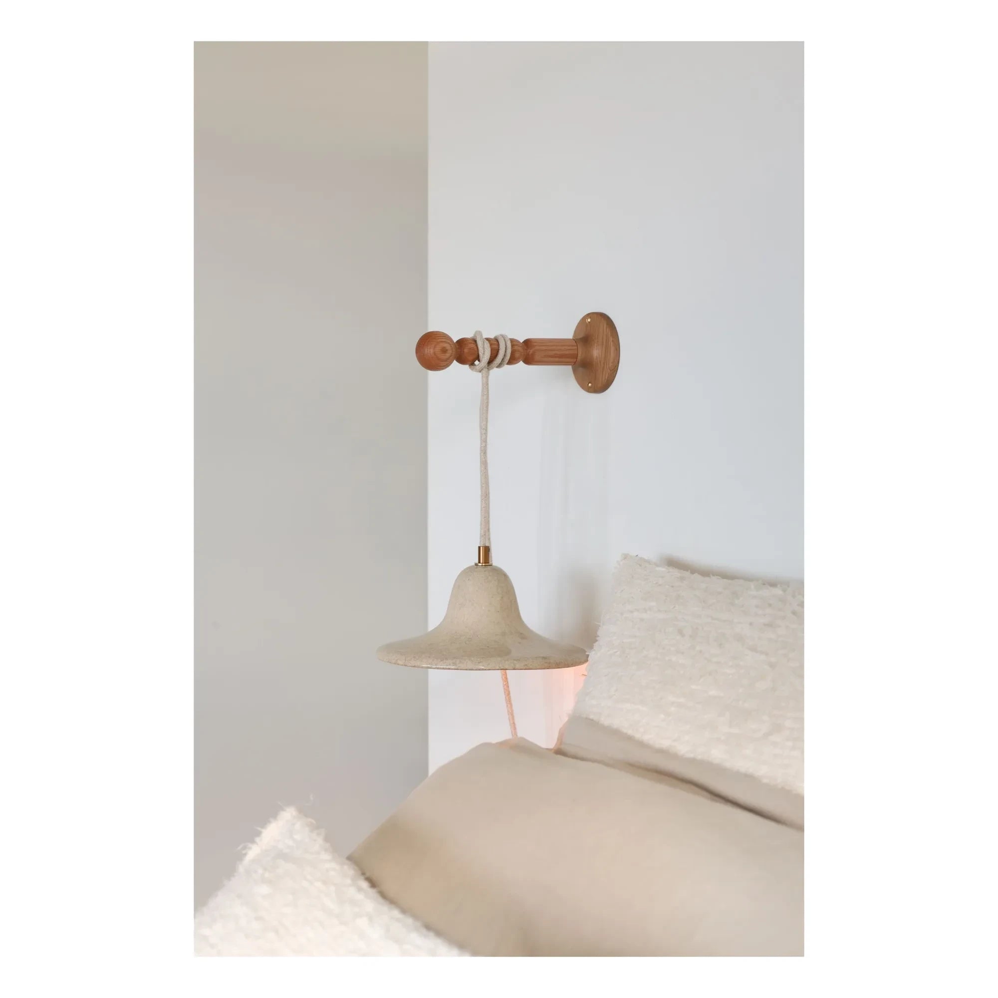 Masamé - Gigaro hand lamp | Sand
