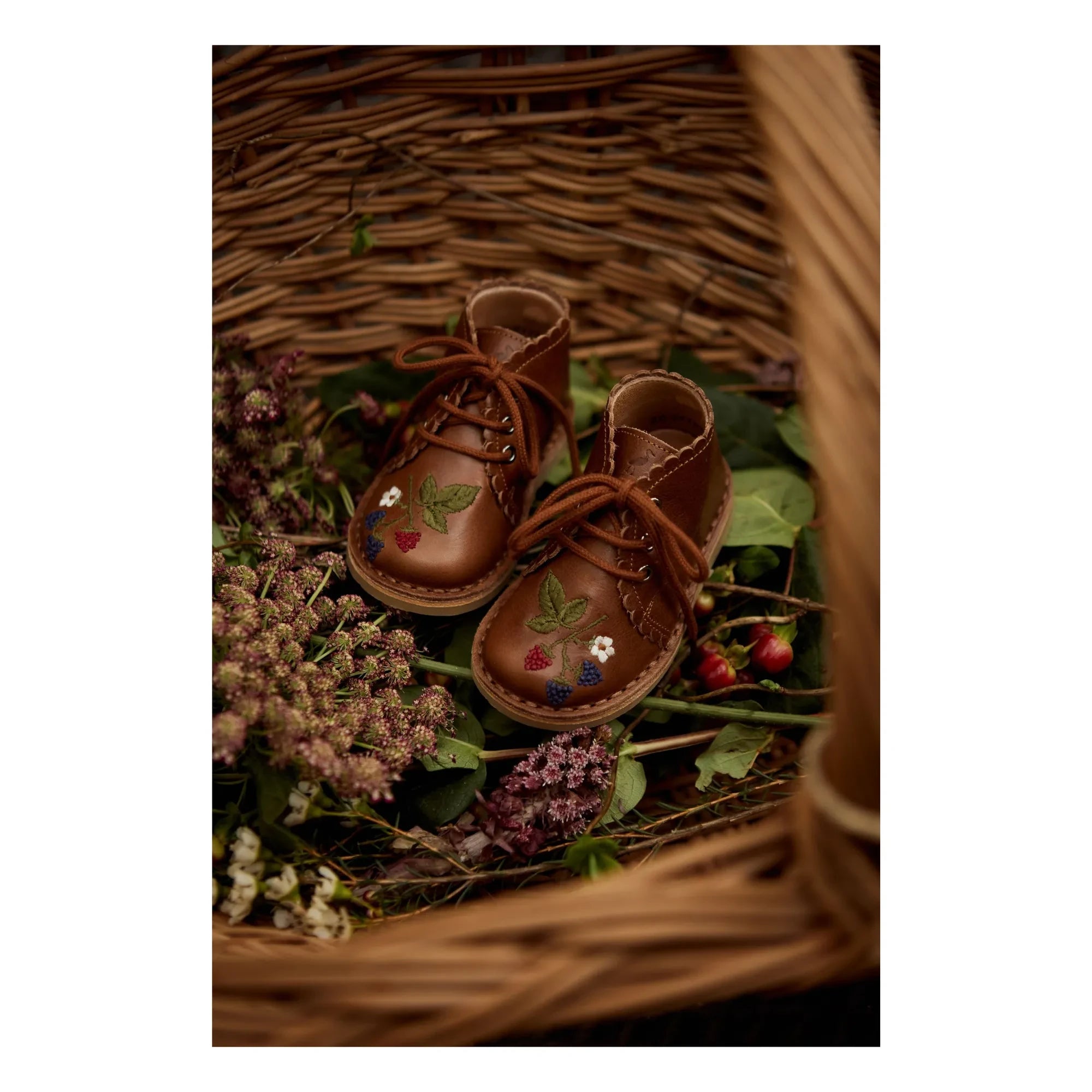 Petit Nord - Scallop Blackberries Boots - Uniqua Collection | Brown