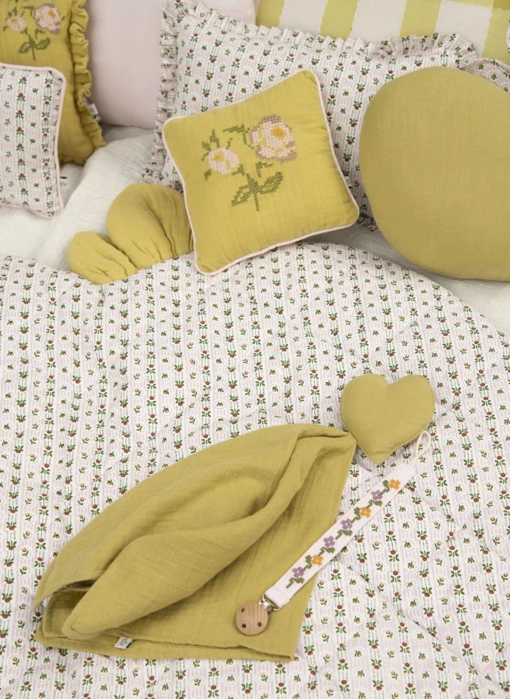Editions Aimable - Heart Daphne | Pistachio green