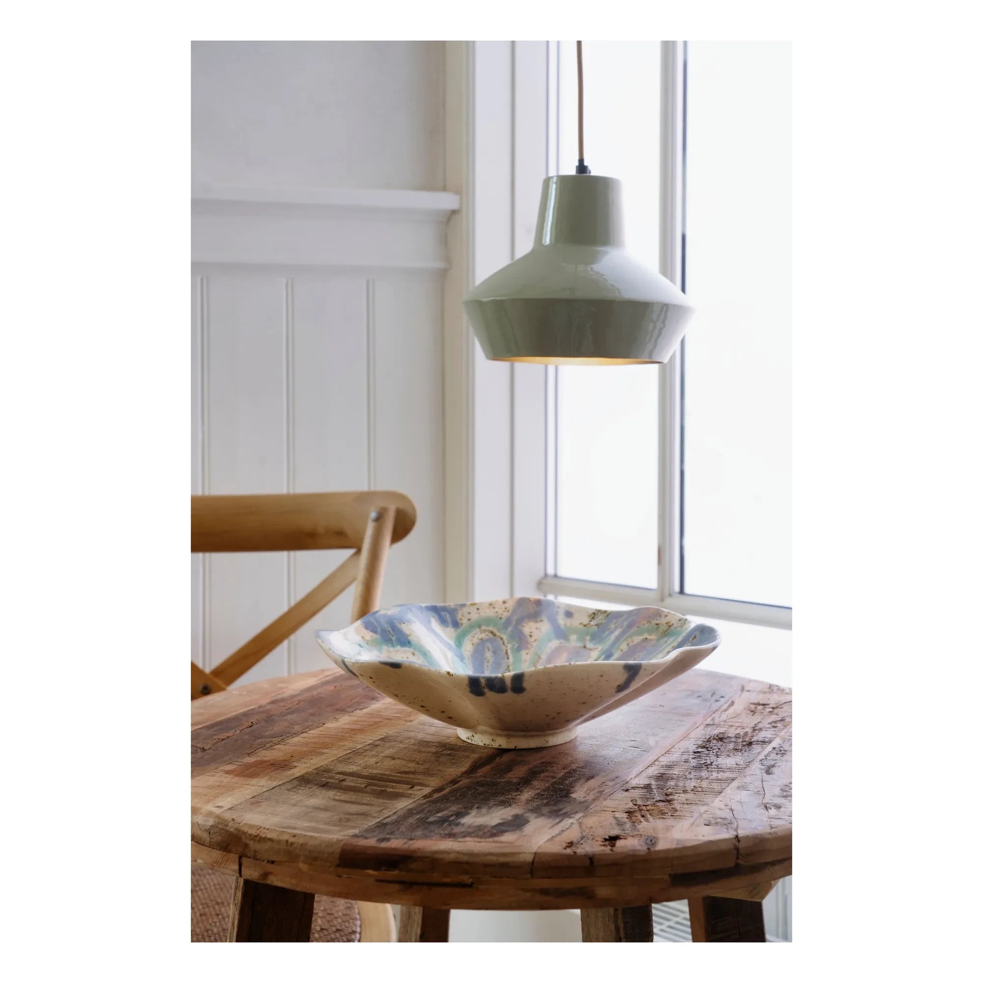 Madam Stoltz - Enamel Metal Pendant Light | Green