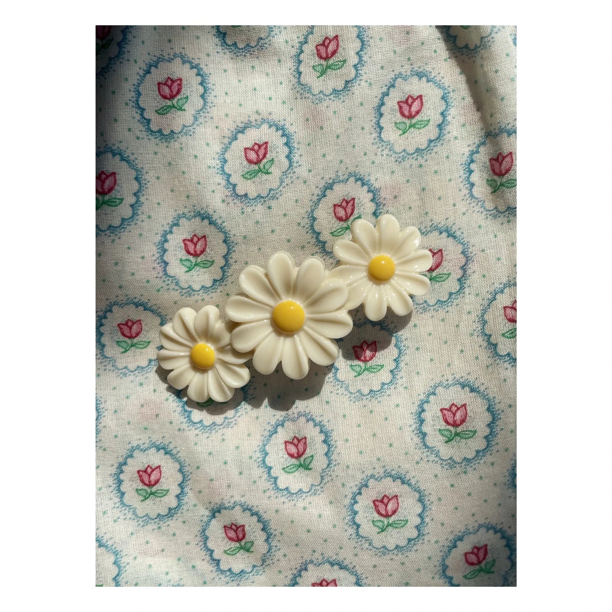 Konges Sløjd - Daisy Hair Clip | Ecru