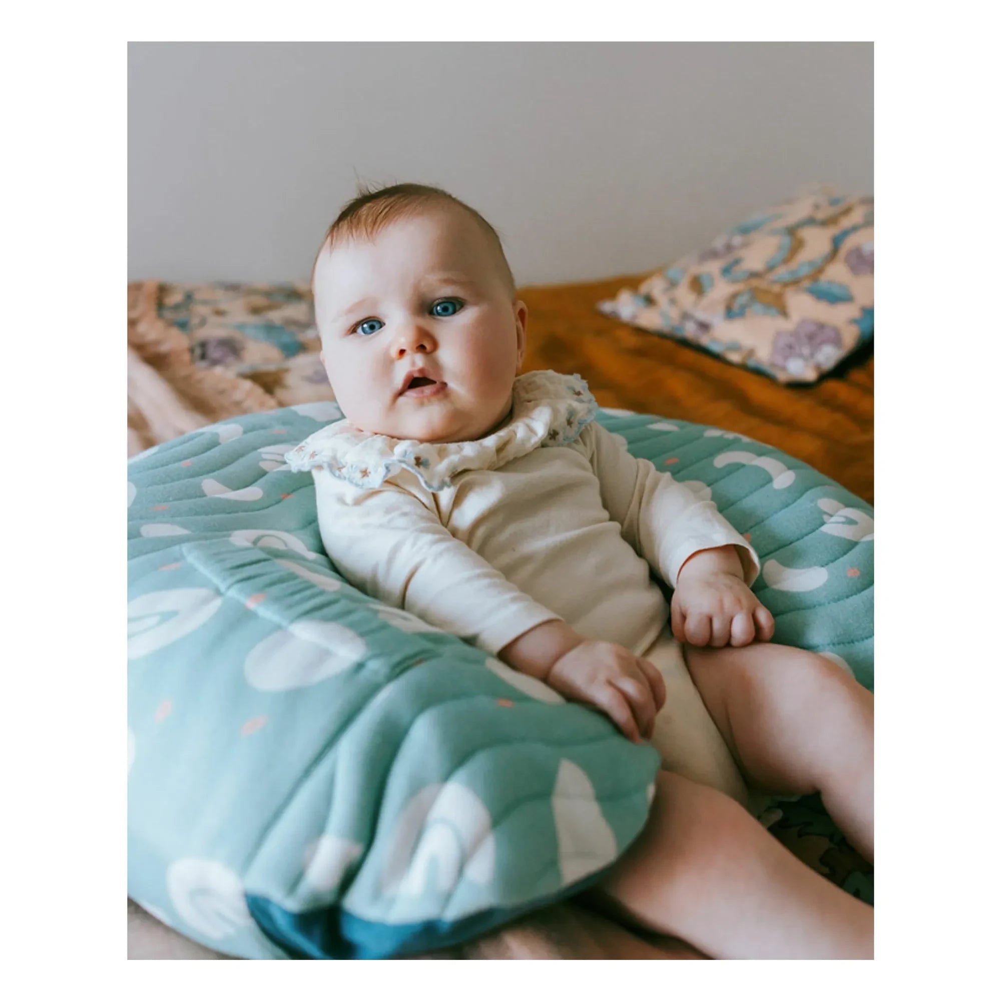 Mumade - Inflatable Nursing Pillow | Mint Green