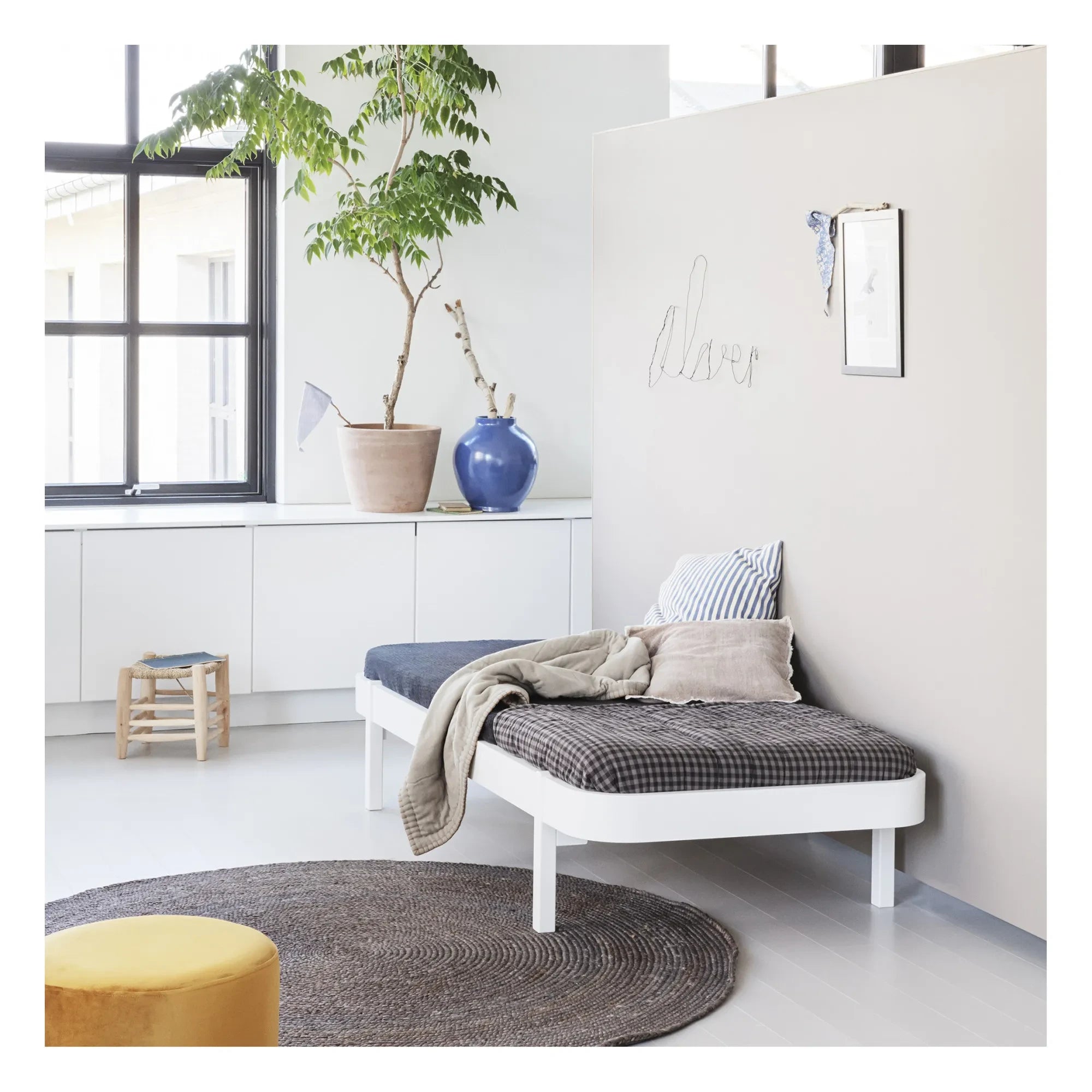 Oliver Furniture - Meşe Ahşap Şezlong Yatak 90x200 cm | Beyaz