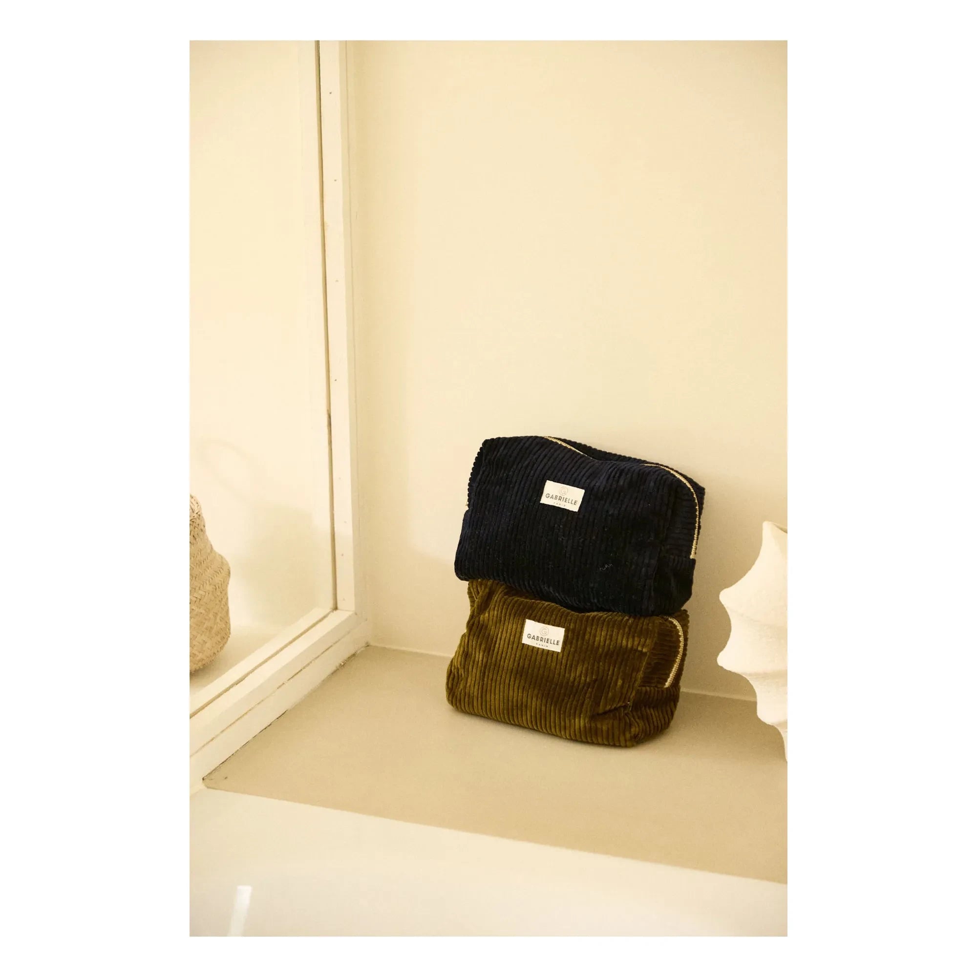 Gabrielle Paris - Velvet Toiletry Bag | Olive Green