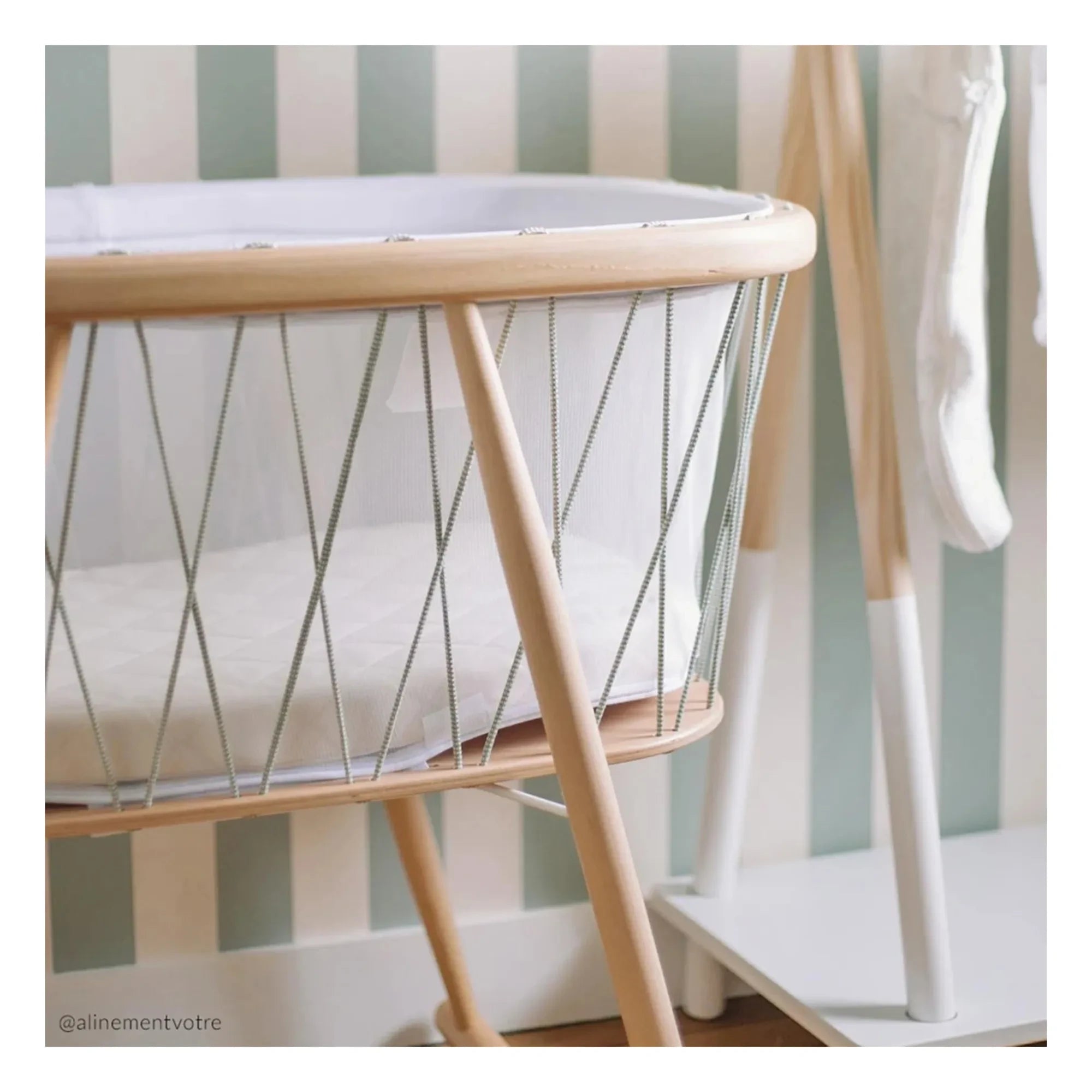 Charlie Crane - Kumi Cradle | Lichen Green