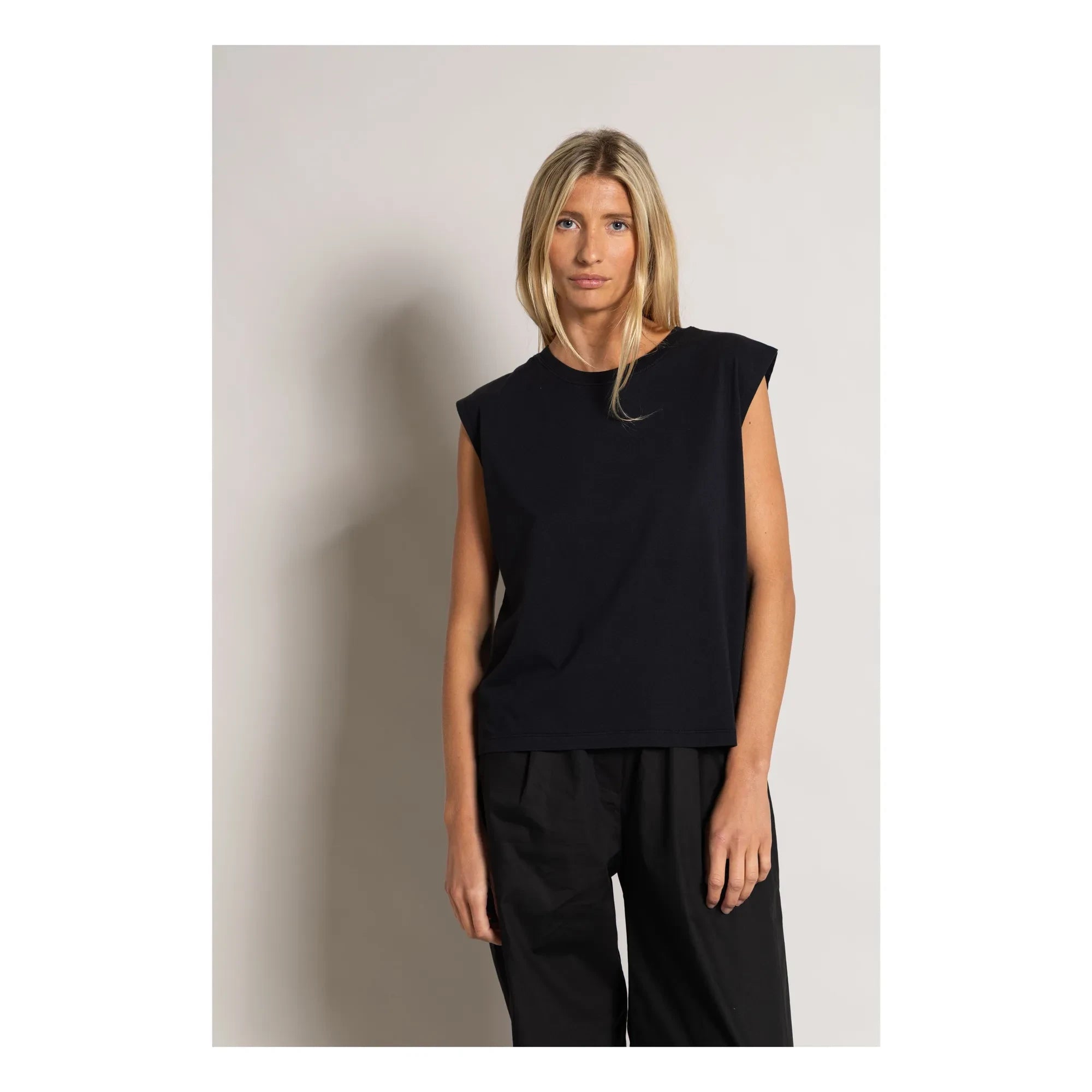 Smallable Woman - Freja Organic Cotton Sleeveless T-Shirt | Black
