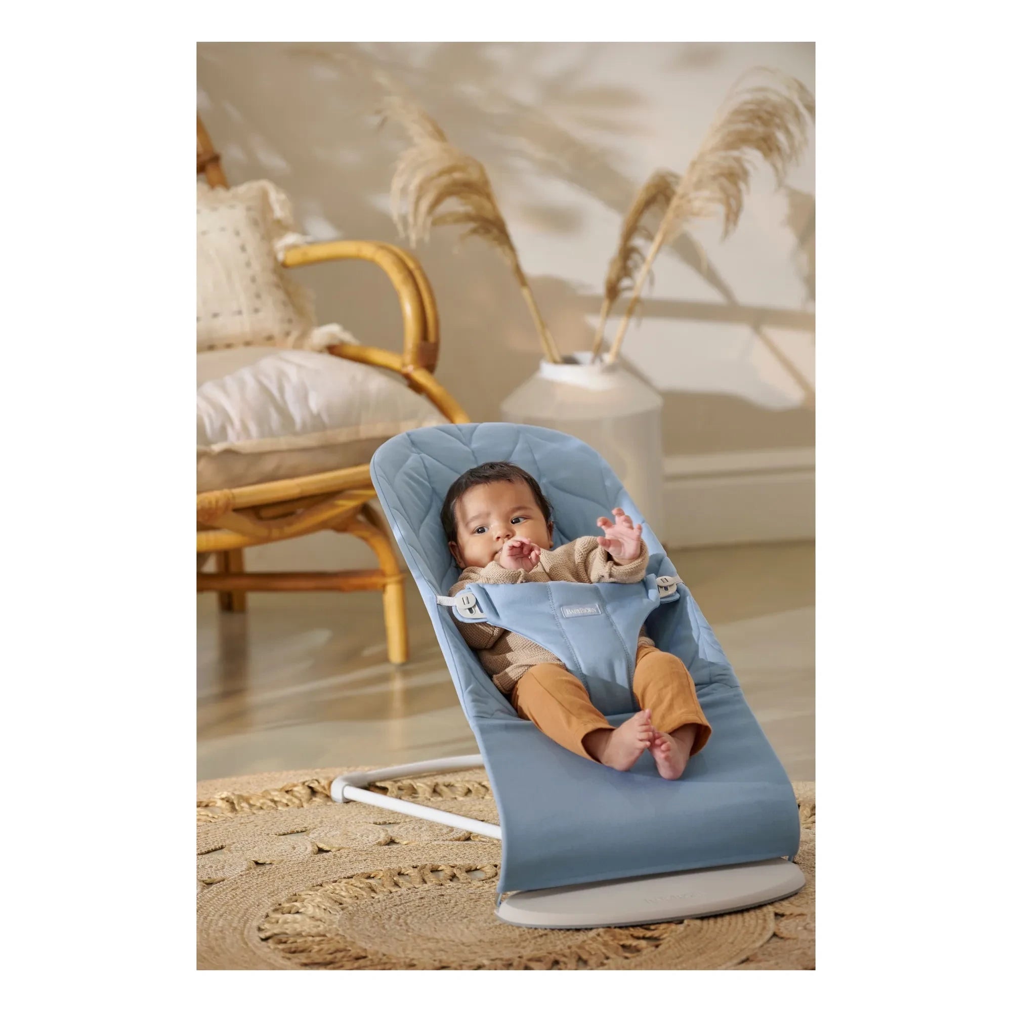 BabyBjörn - Pétale Quilted Cotton Bliss Lounger | Blue