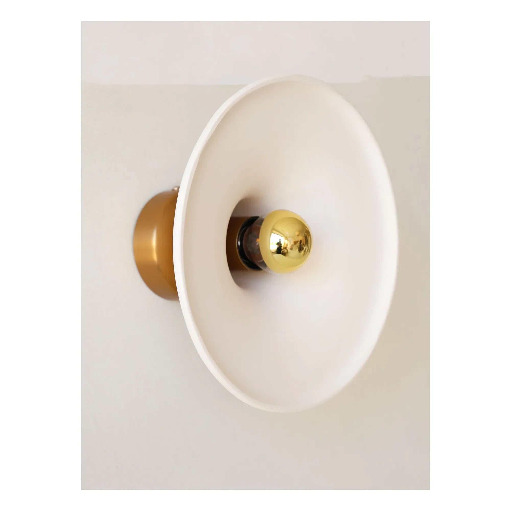 Masamé - Gigaro raw ceramic wall lamp | Warm White