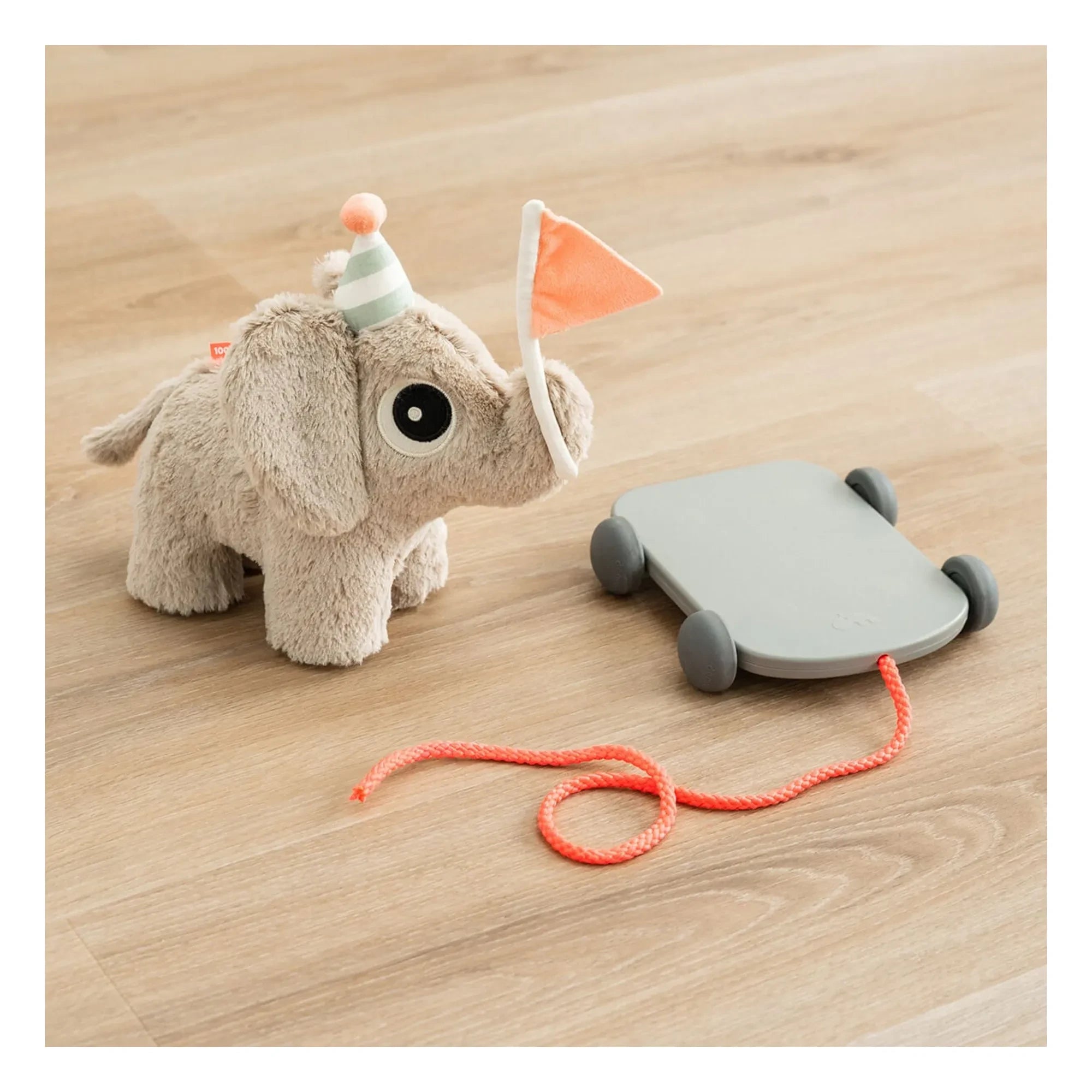 Done by Deer - Elphee Pull Toy | Sand