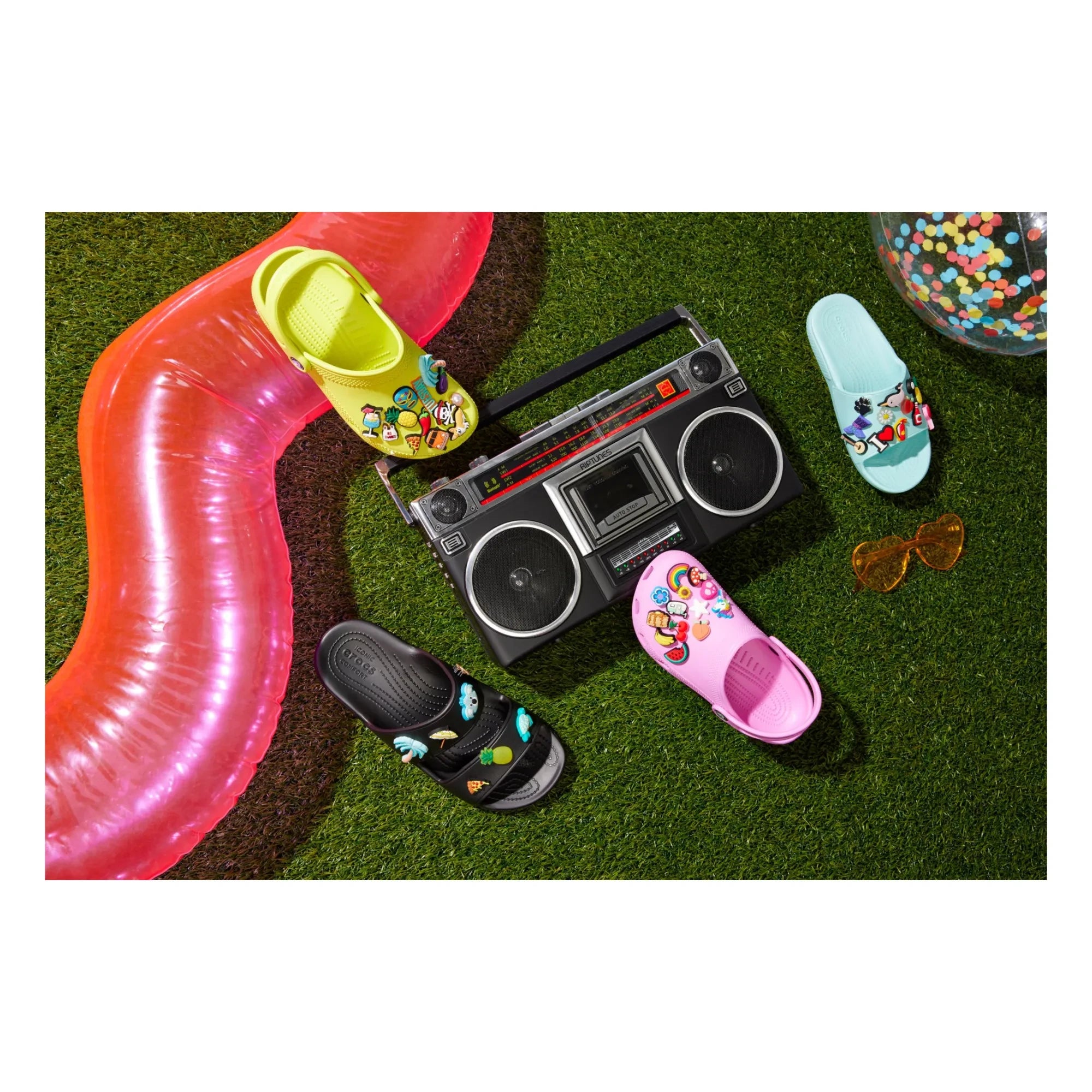 Crocs - Classic Crocs Slides | Pink