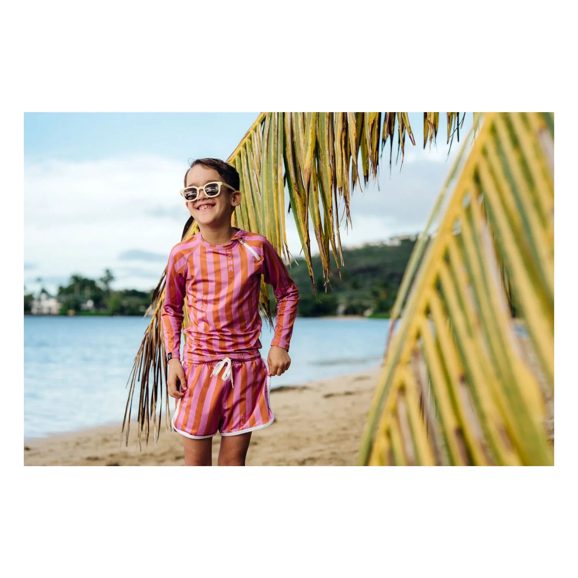 Beach & Bandits - Aloha Çizgili Trunk UV Korumalı Yüzme Şortu Geri Dönüştürülmüş Lifler | Pembe