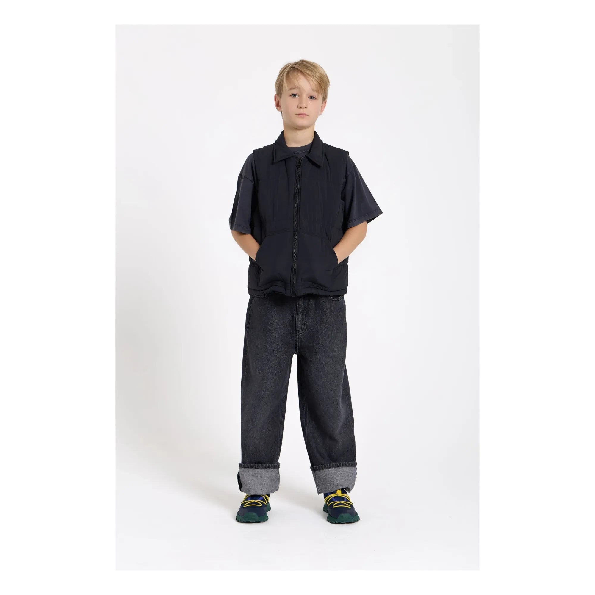 Finger in the nose - Snowshirt Genuine Down Sleeveless Down Jacket | Black