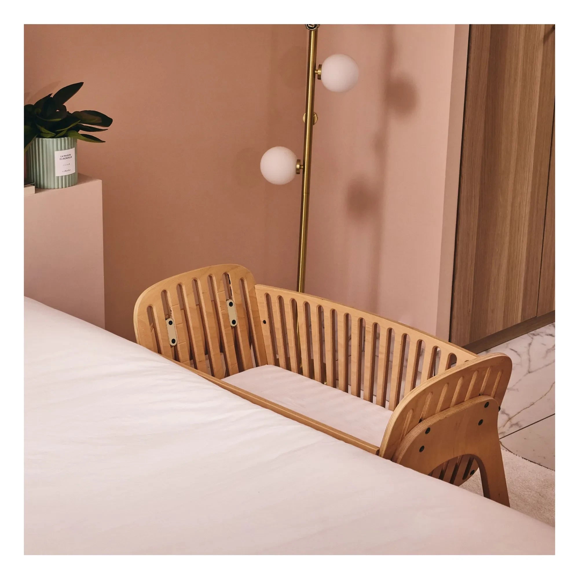 Charlie Crane - Kodo Crib Sheet with Elastic | Milk