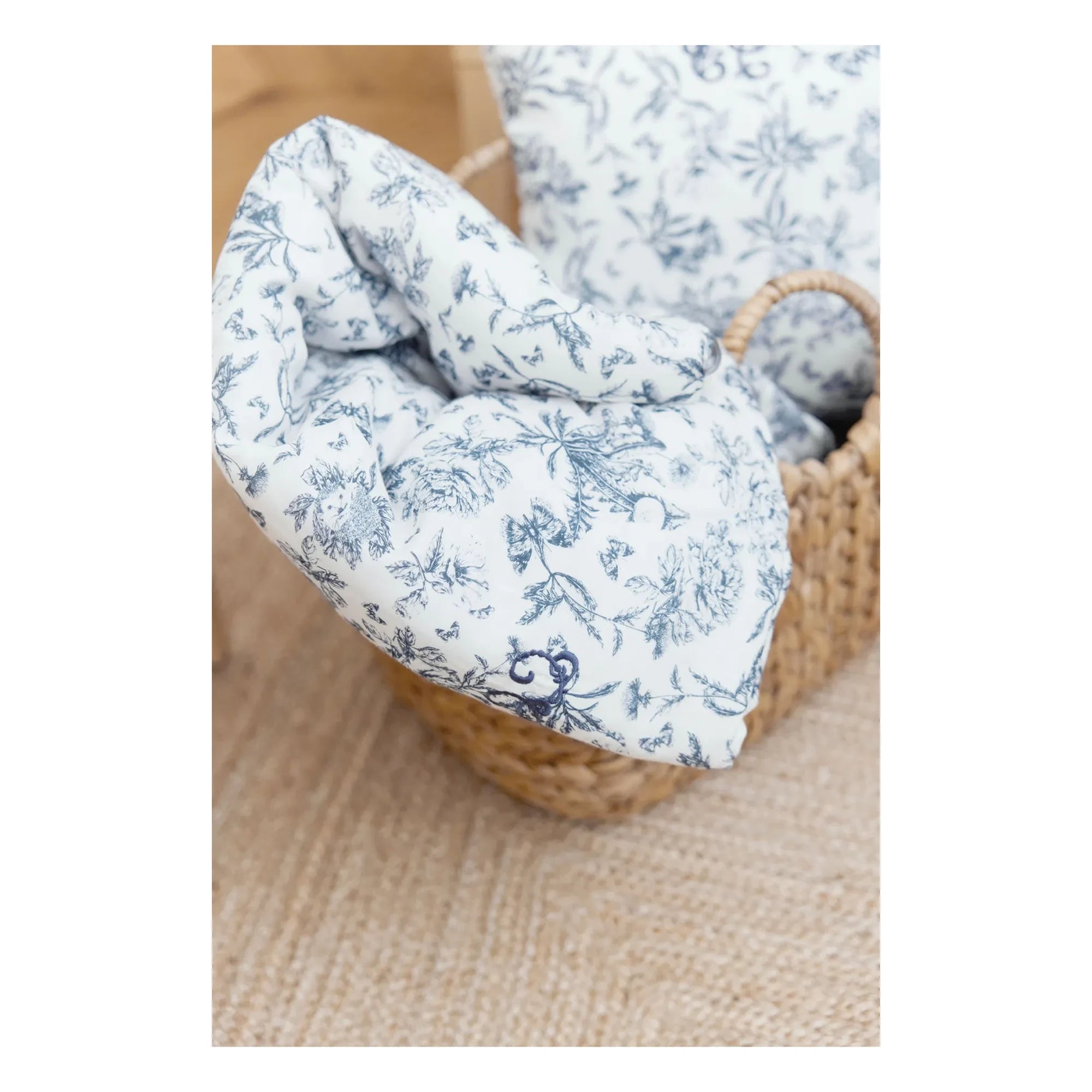Tartine et Chocolat - Navy blue Toile de Jouy blanket