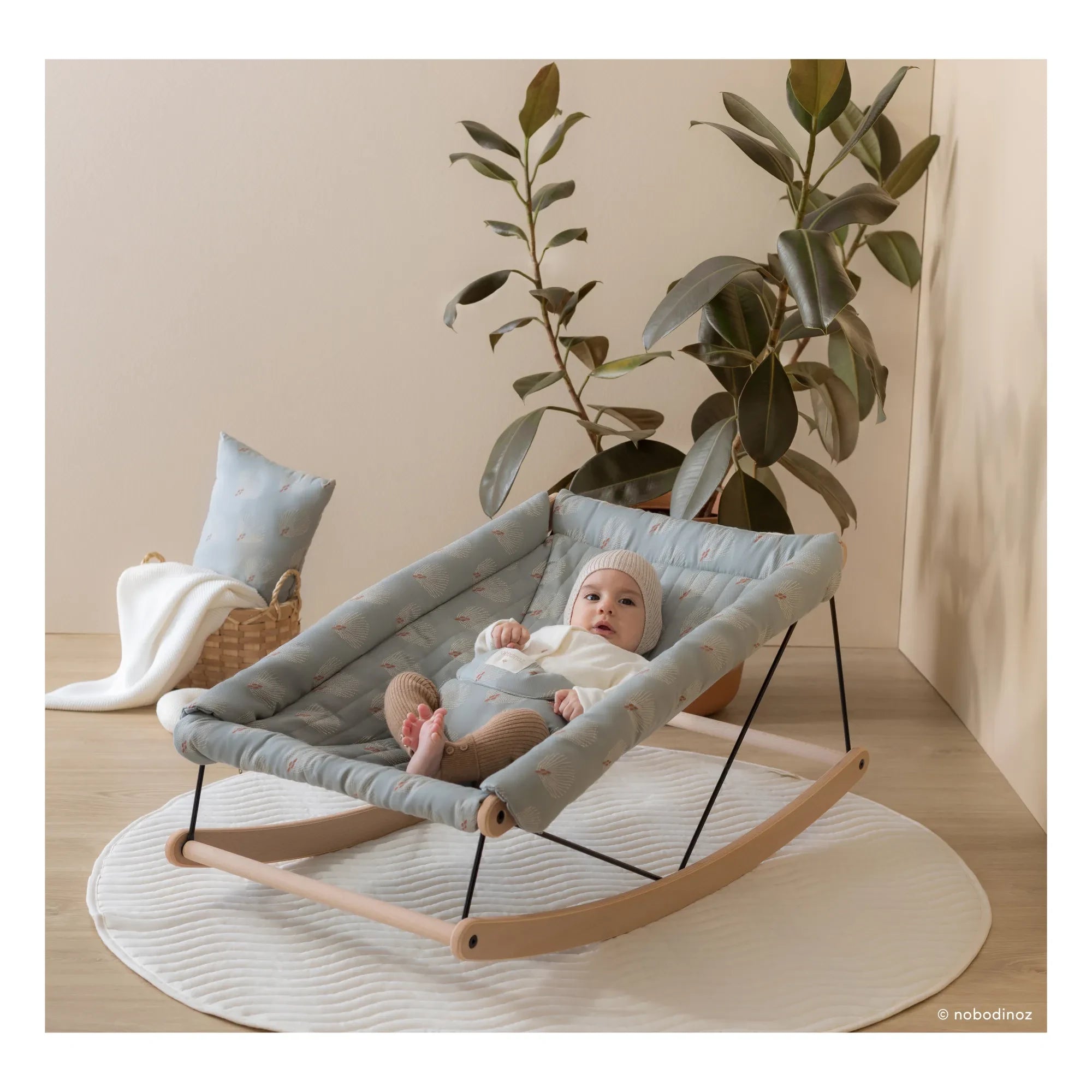 Nobodinoz - Growing Green Baby Swing | Green Water