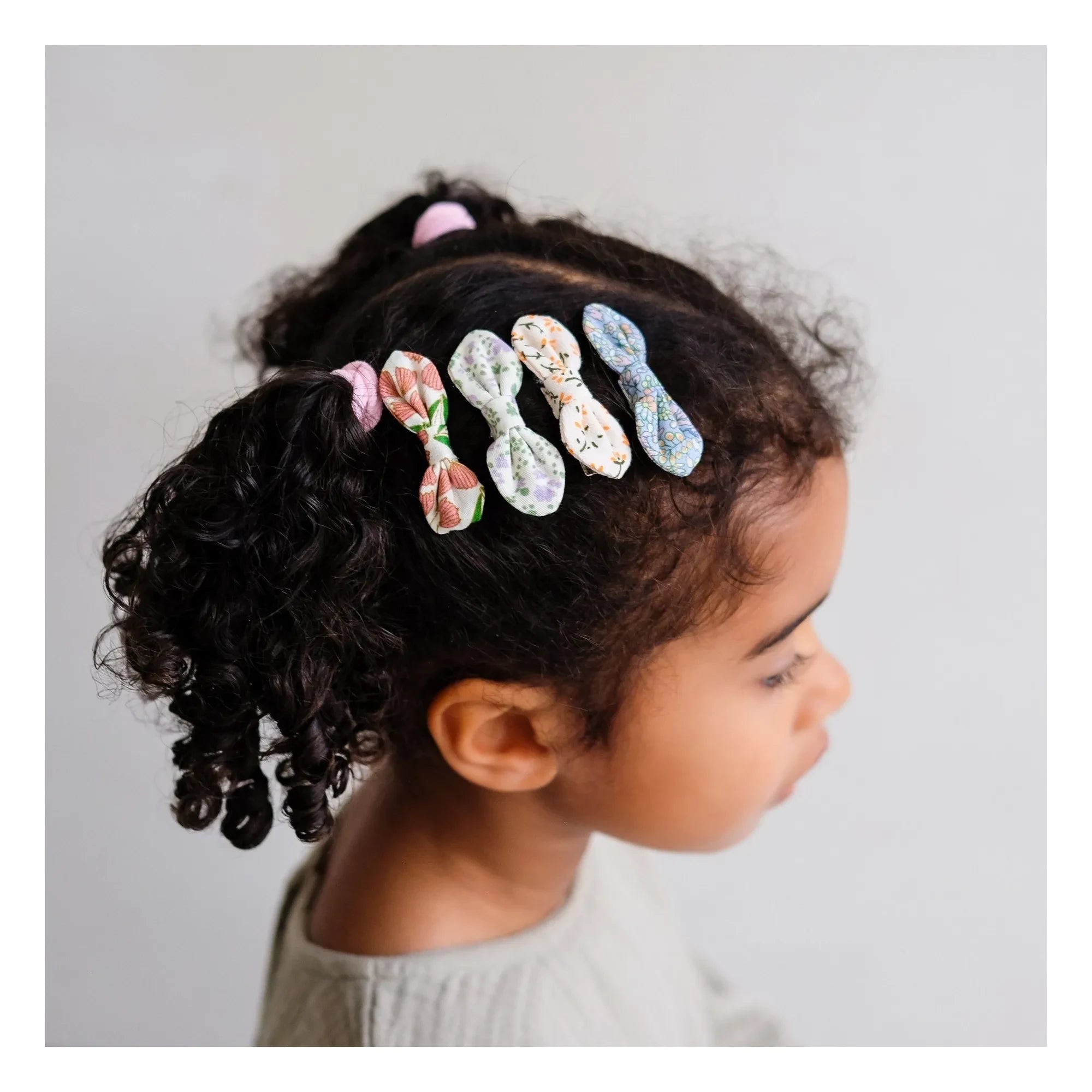 Mimi & Lula - 4 Floral Pattern Bow Hair Clip Set | Ivory