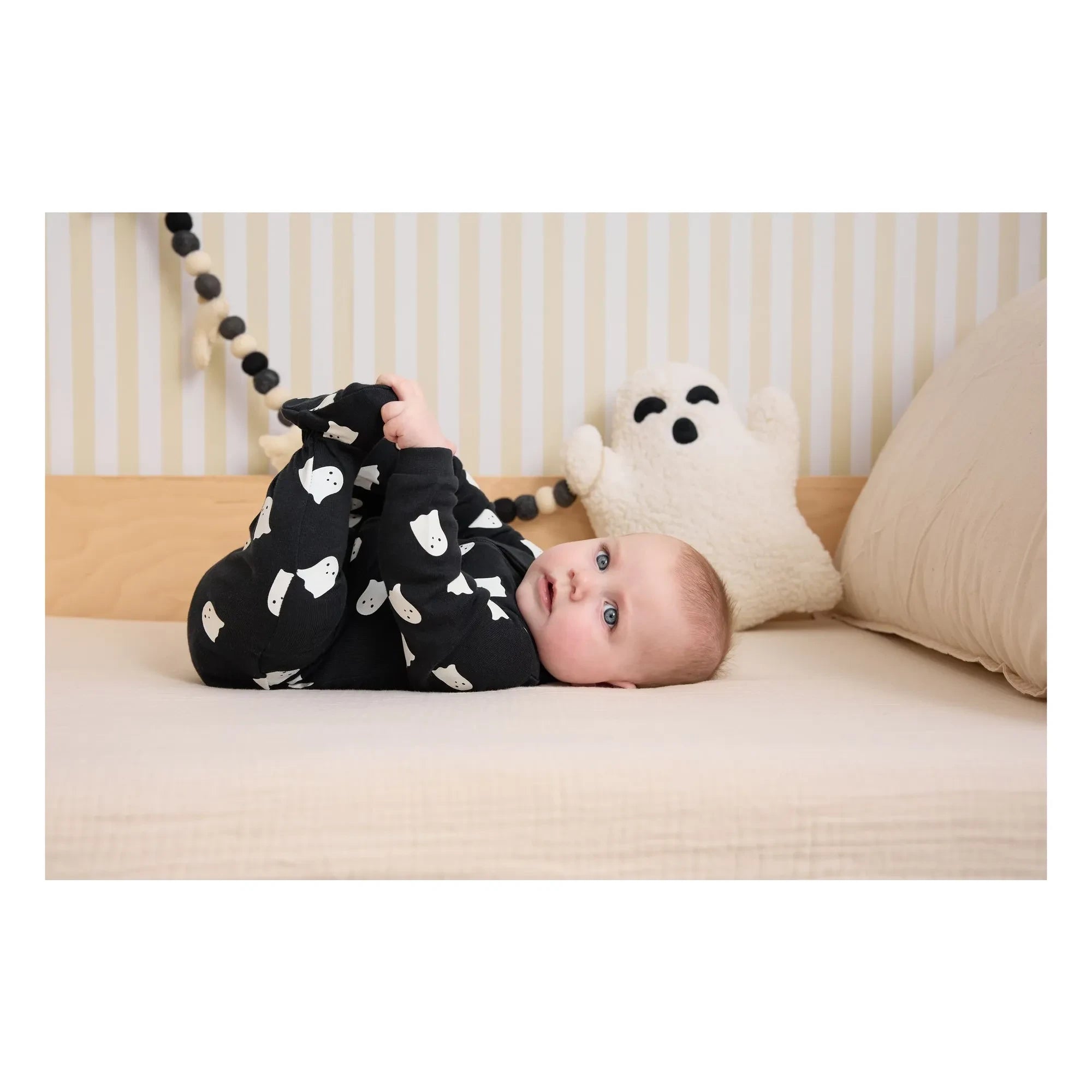 Petit Lem - Bioluminescent Ghost Footed Pajamas | Black