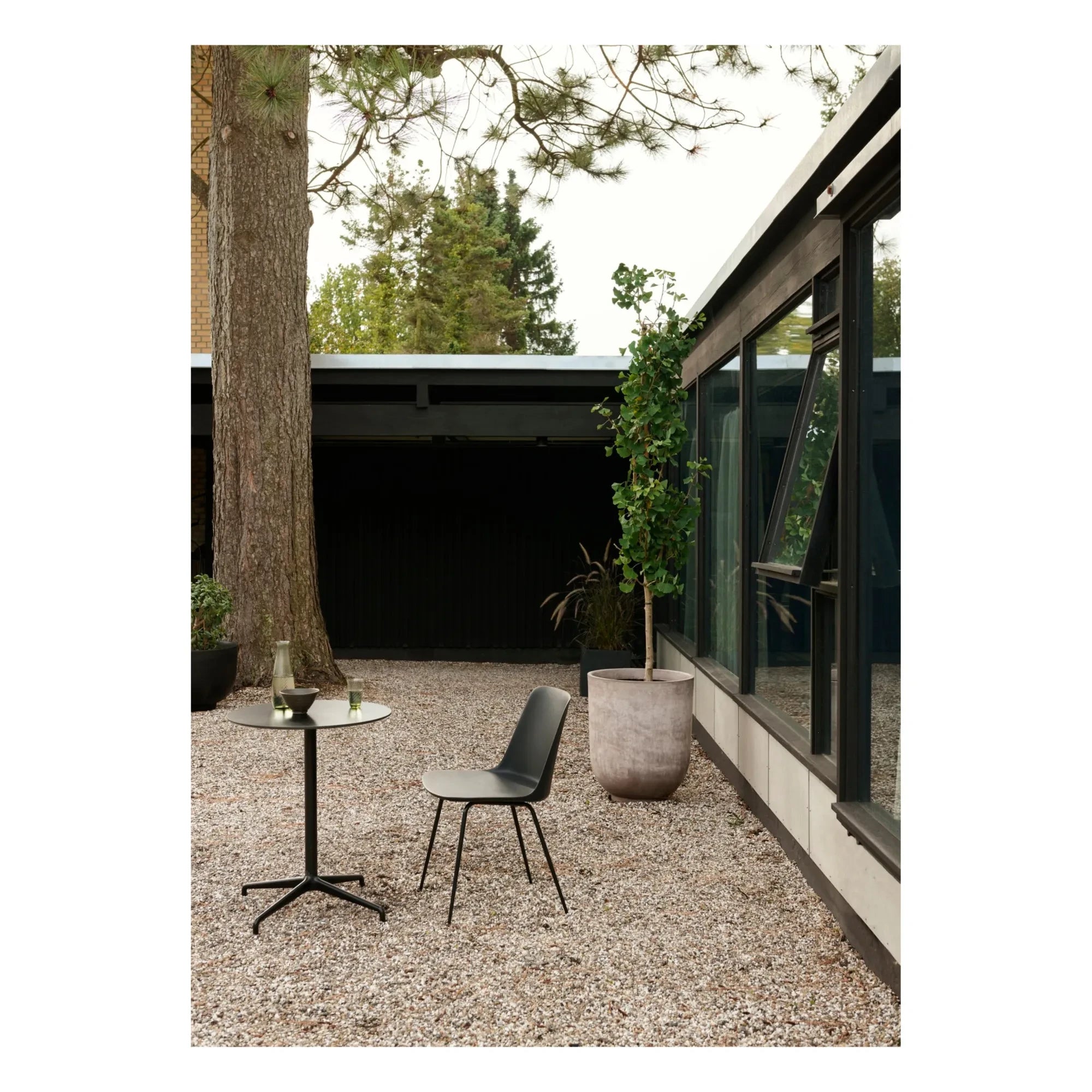 & Tradition - Rely HW70 Outdoor Dining Chair | Black