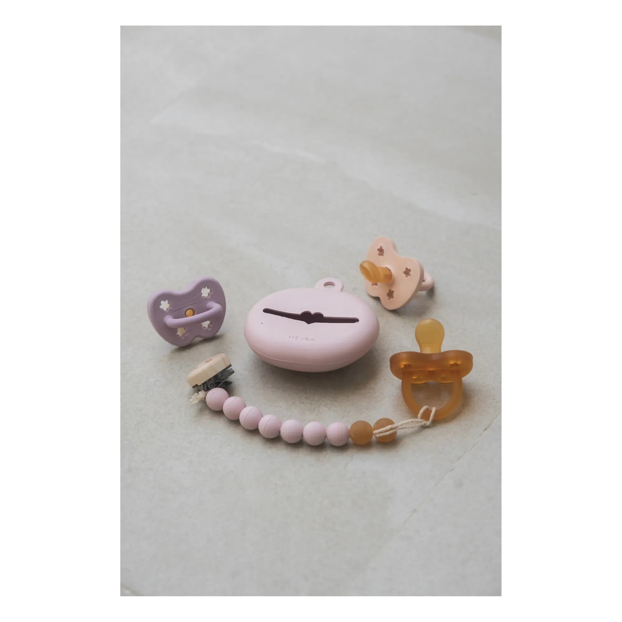 Hevea - Natural Rubber Pacifier Cover | Powder pink