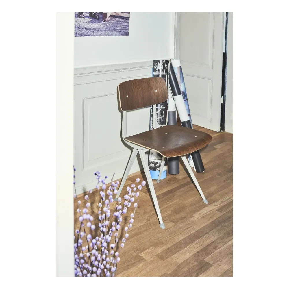 Hay - Result Smoked Oak Chair - Friso Kramer & Wim Rietveld Reproduction | Beige