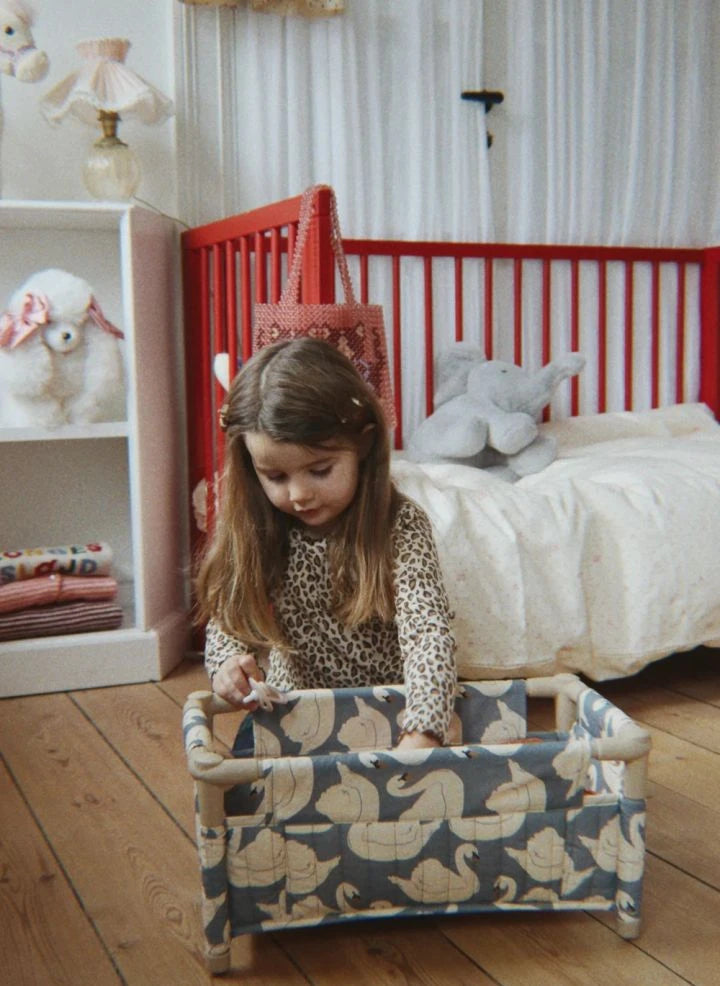 Konges Sløjd - Swan Doll Travel Crib
