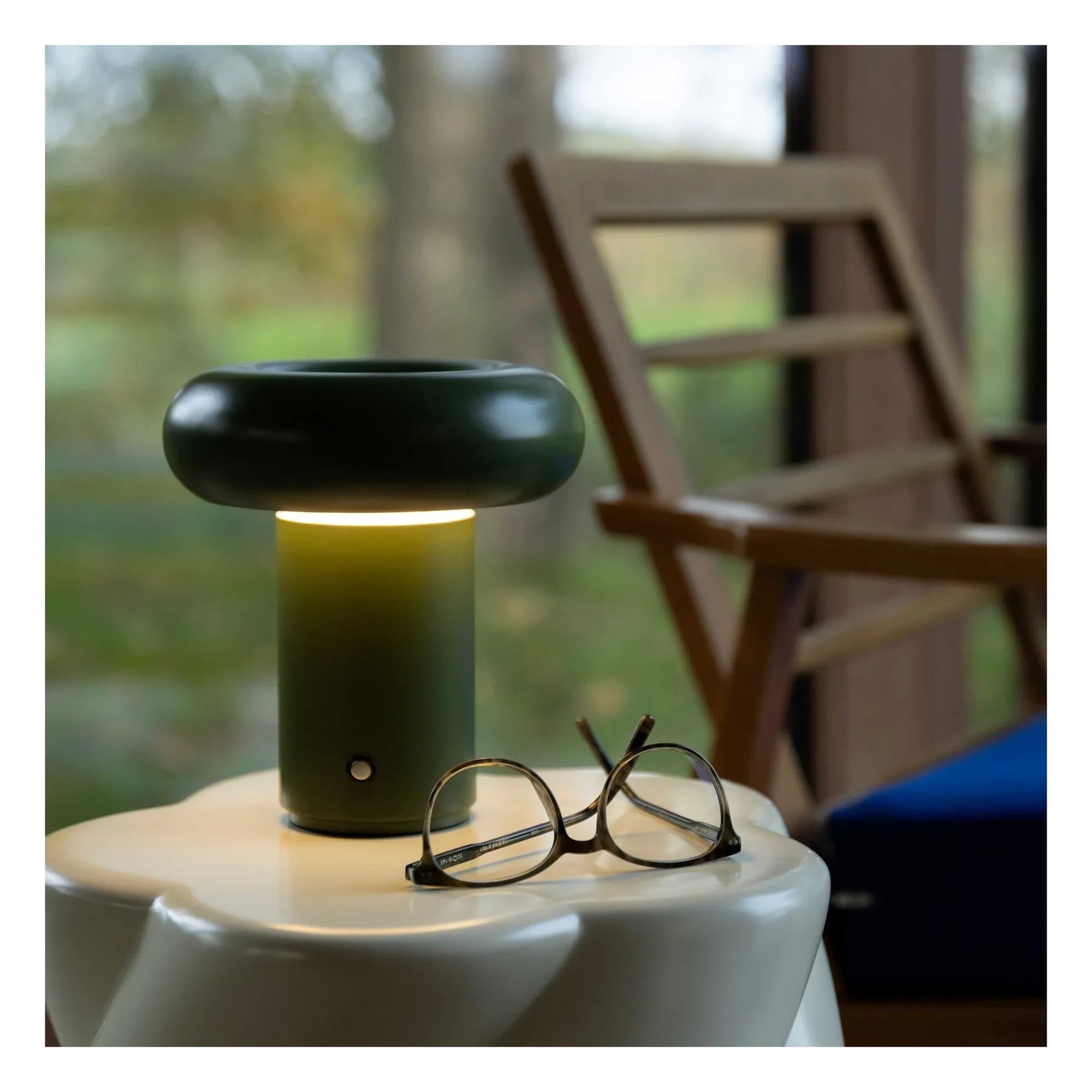 &Klevering - Glimpse portable lamp | Moss Green