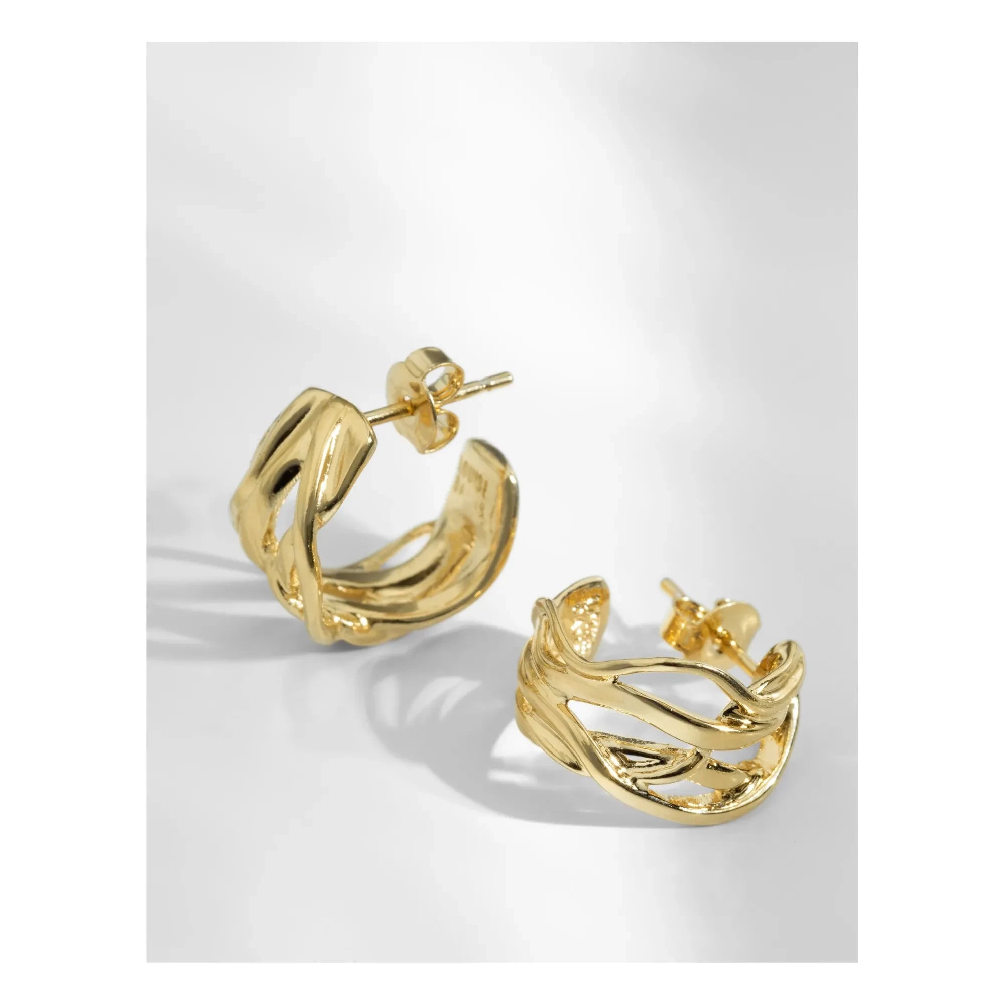 Louise Damas - Nami Small Hoop Earrings | Gold