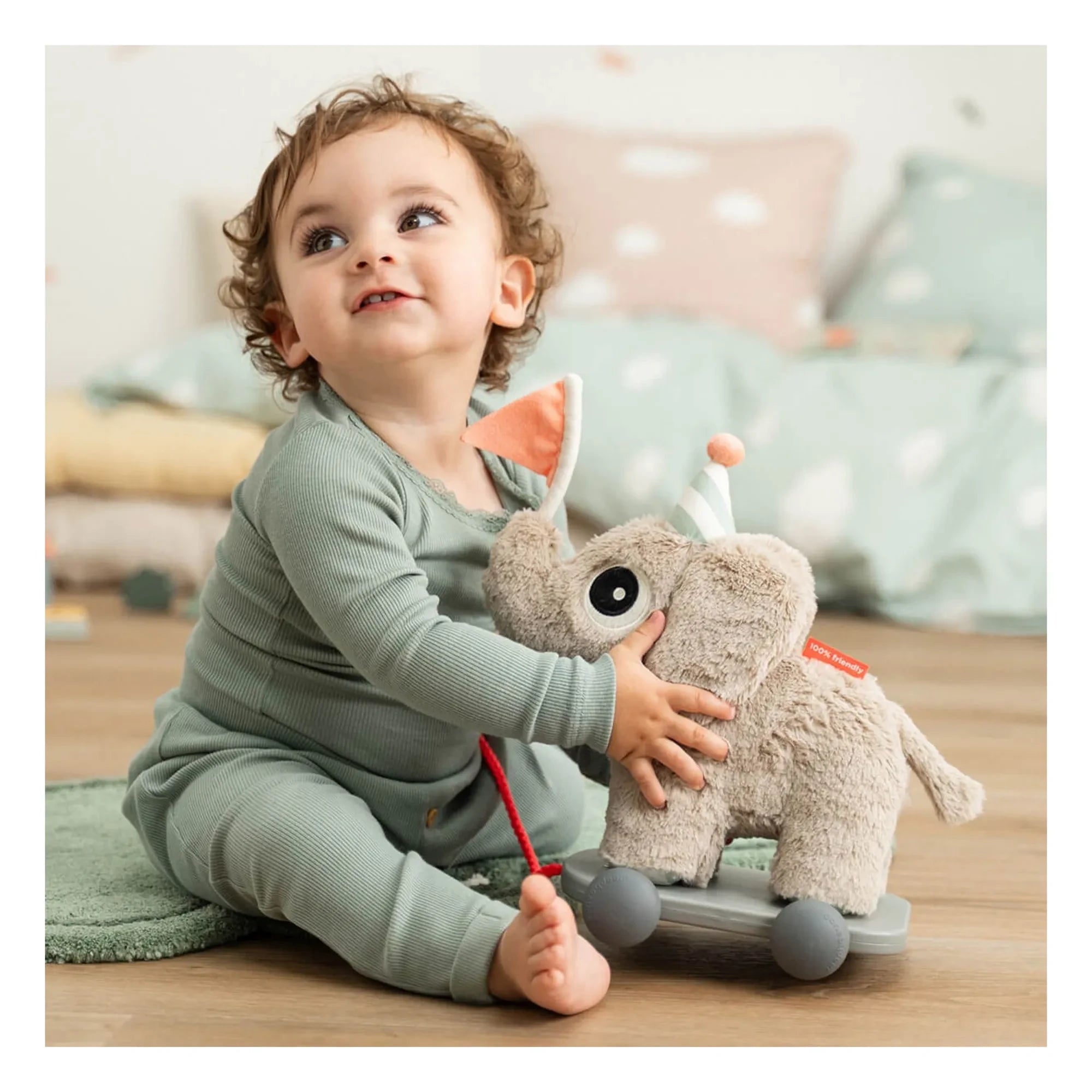 Done by Deer - Elphee Pull Toy | Sand