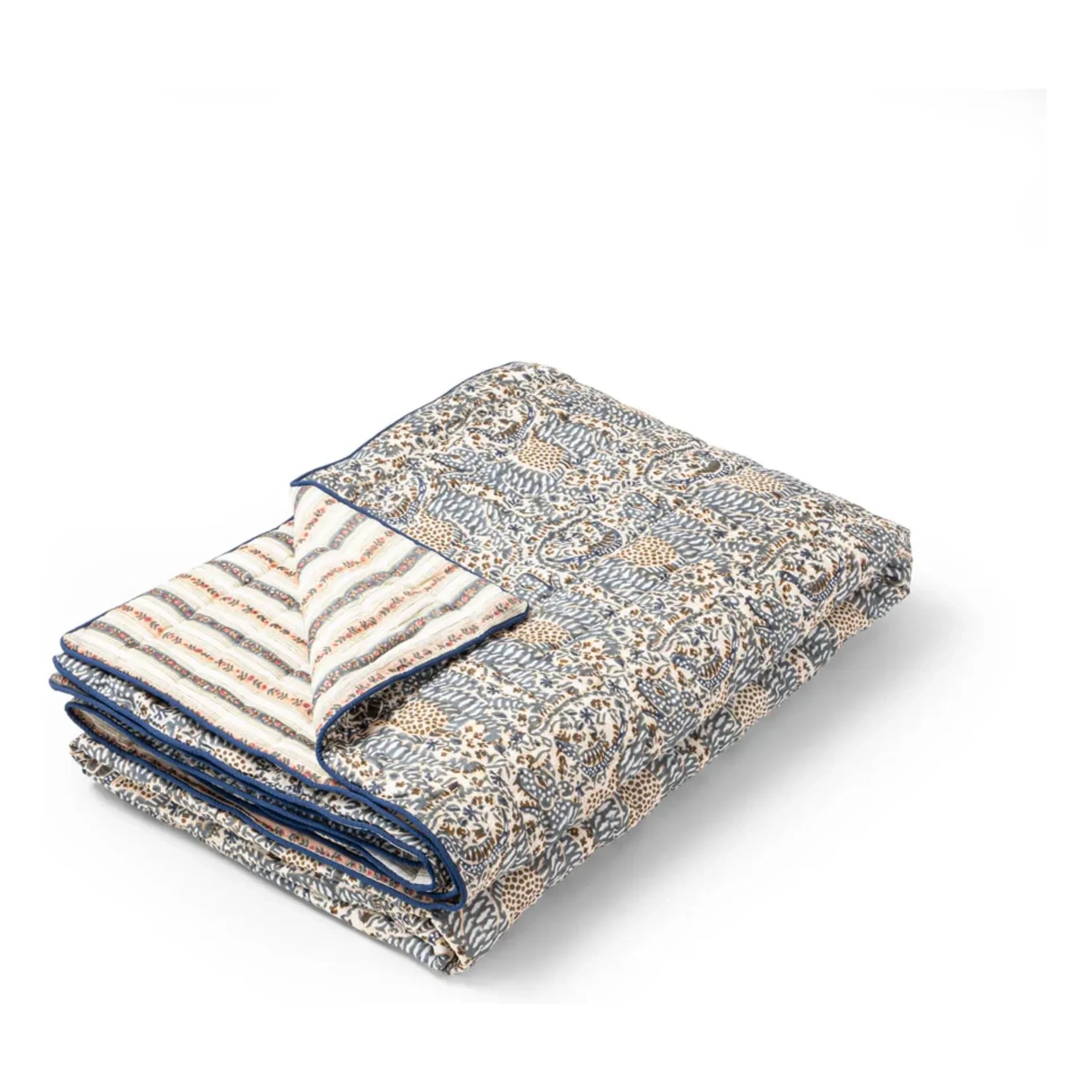 Le Monde Sauvage - Cosmique London Quilted Bedspread | Blue