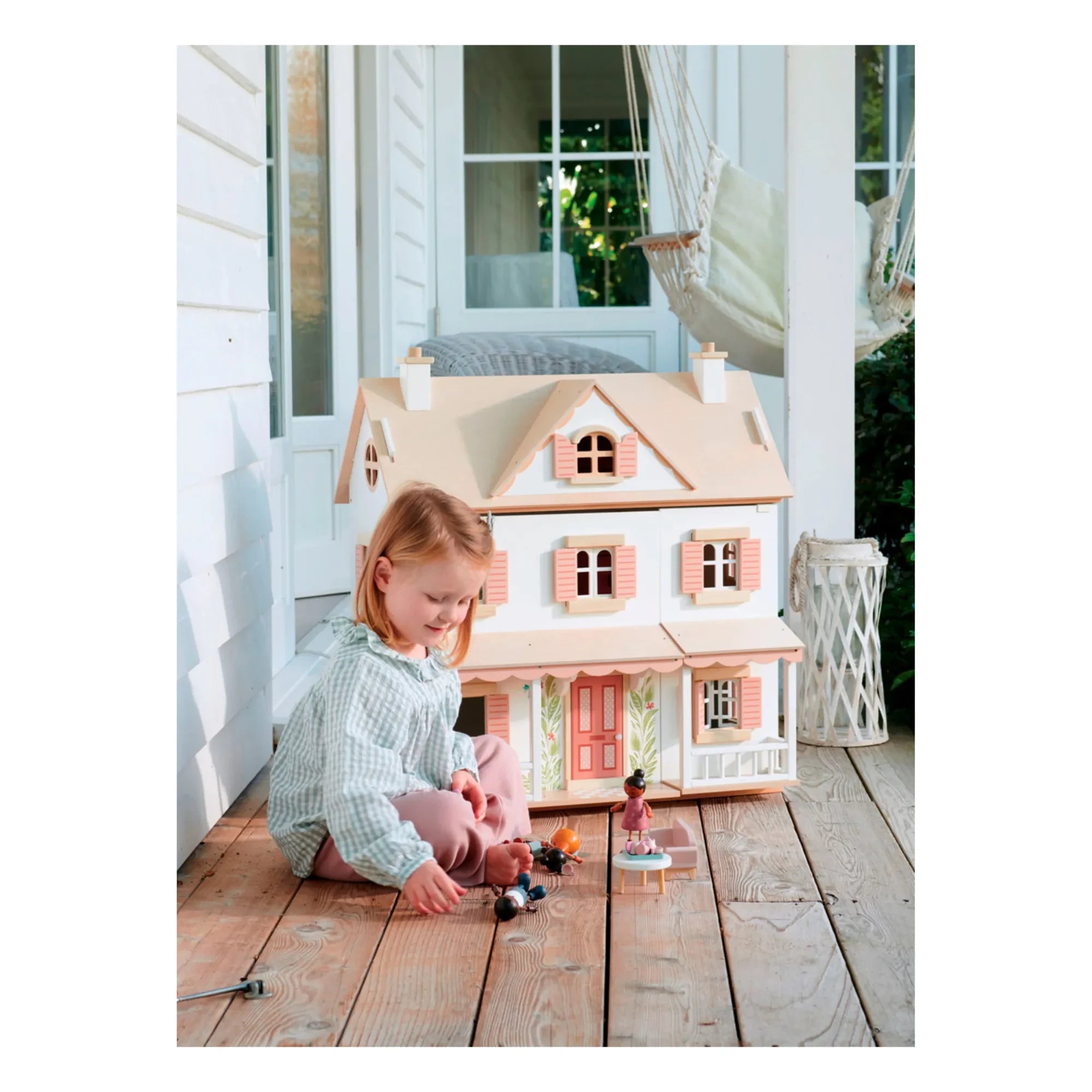 Tender Leaf Toys - Squirrel Dollhouse