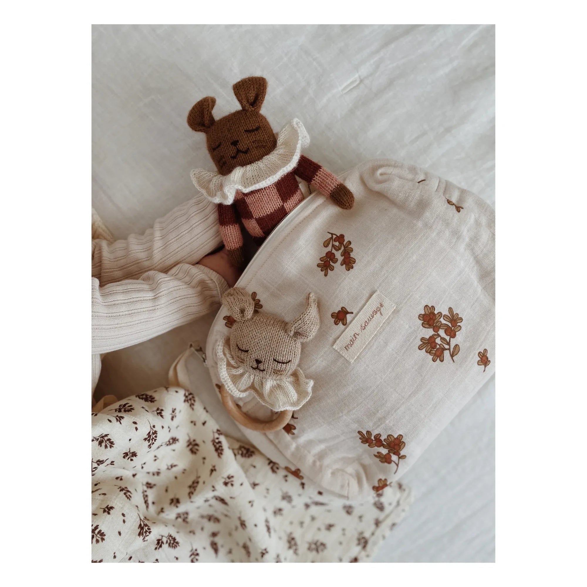 Main Sauvage - Wooden Bunny Teething Rattle | Beige