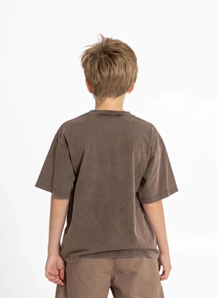 Finger in the nose - King Finger 2003 Organic Cotton T-Shirt | Chocolate