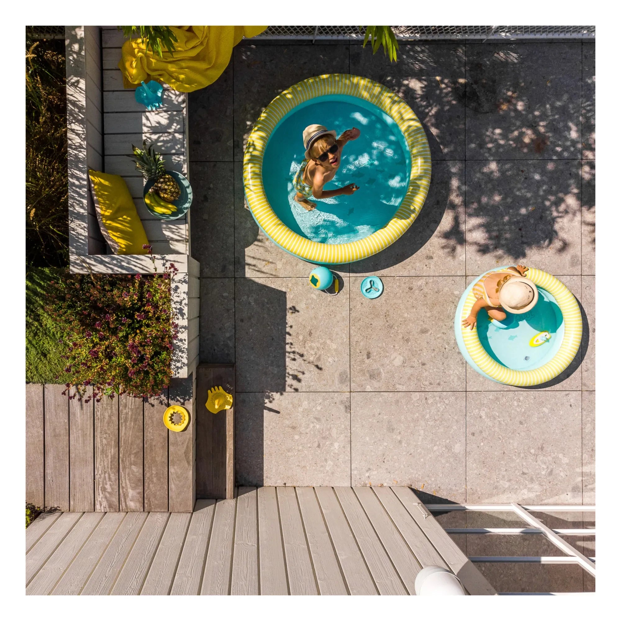 Quut - Blue Banana Inflatable Pool