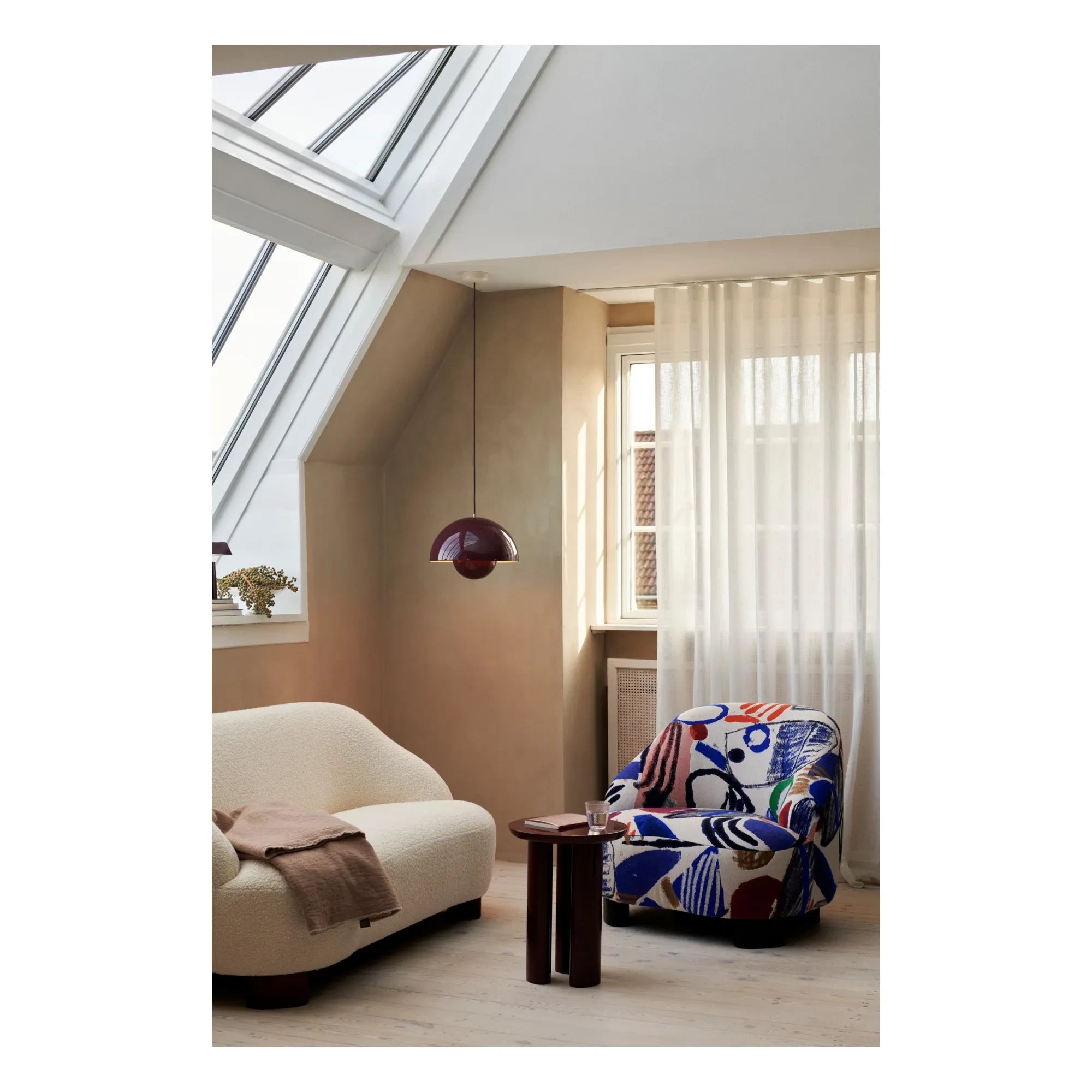 & Tradition - VP7 Flowerpot Pendant Lamp - Verner Panton | Plum