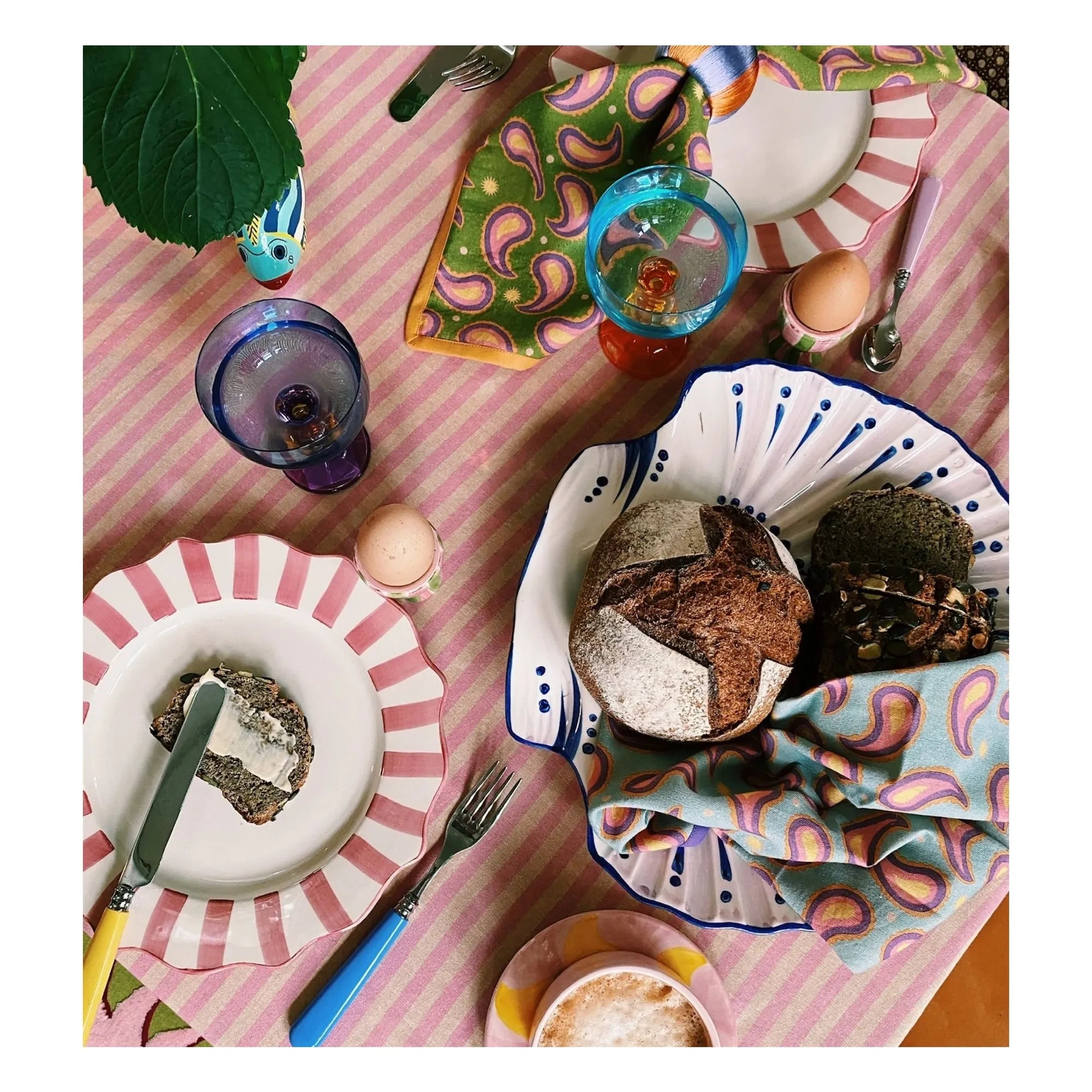 Anna + Nina - Striped plate - 27 cm | Pink