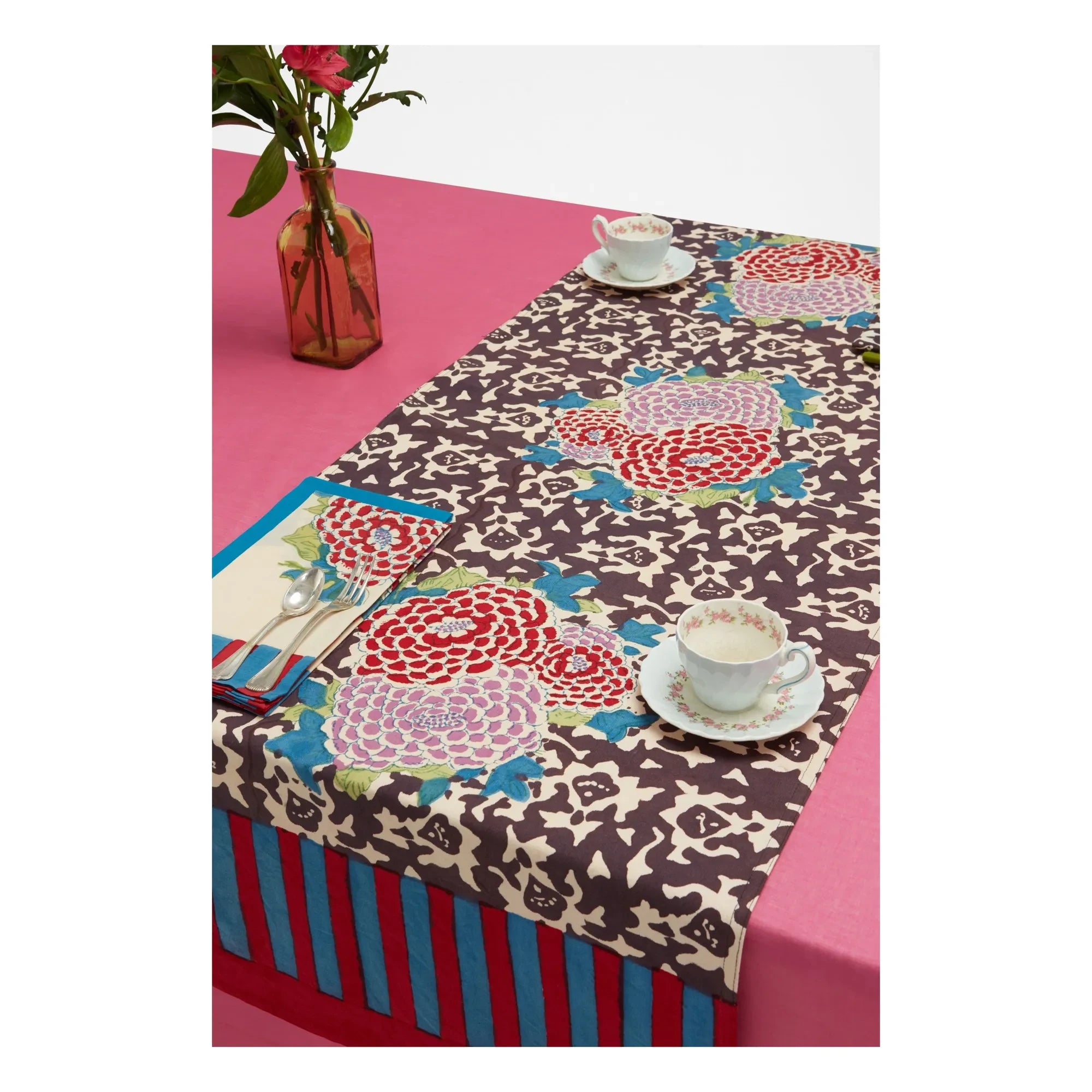 Lisa Corti - Arabesque Corolla tablecloth