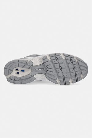 New Balance 740 sneakers