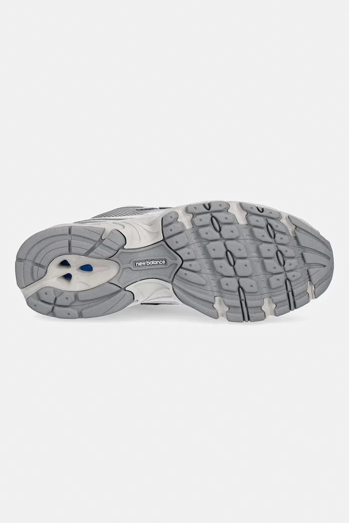 New Balance 740 sneakers