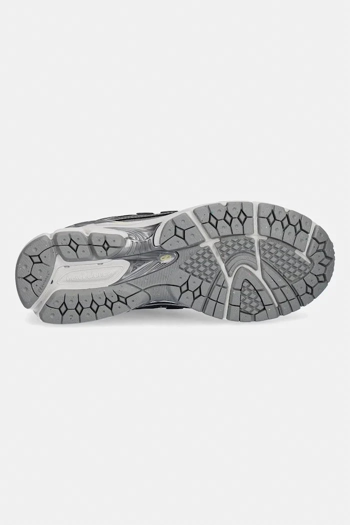 New Balance 1906 Sneakers