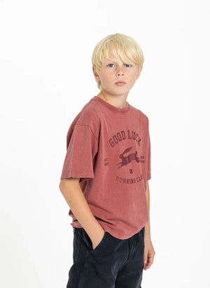 Finger in the nose - King Good Luck Organic Cotton T-Shirt | Dark Red
